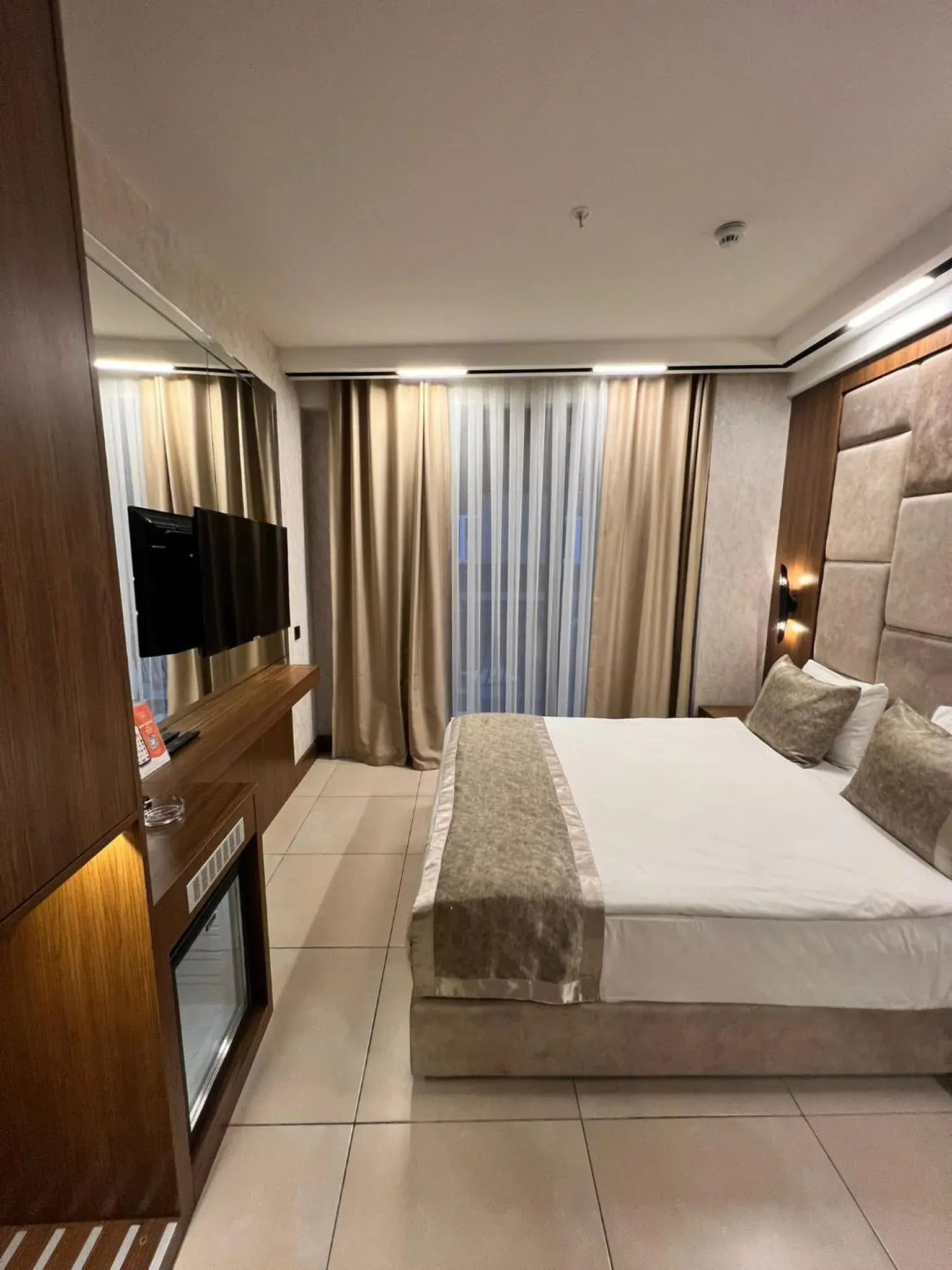 TV and multimedia, Bed in Four Sides Beyoglu TV and multimedia, Bed in Four Sides Beyoglu