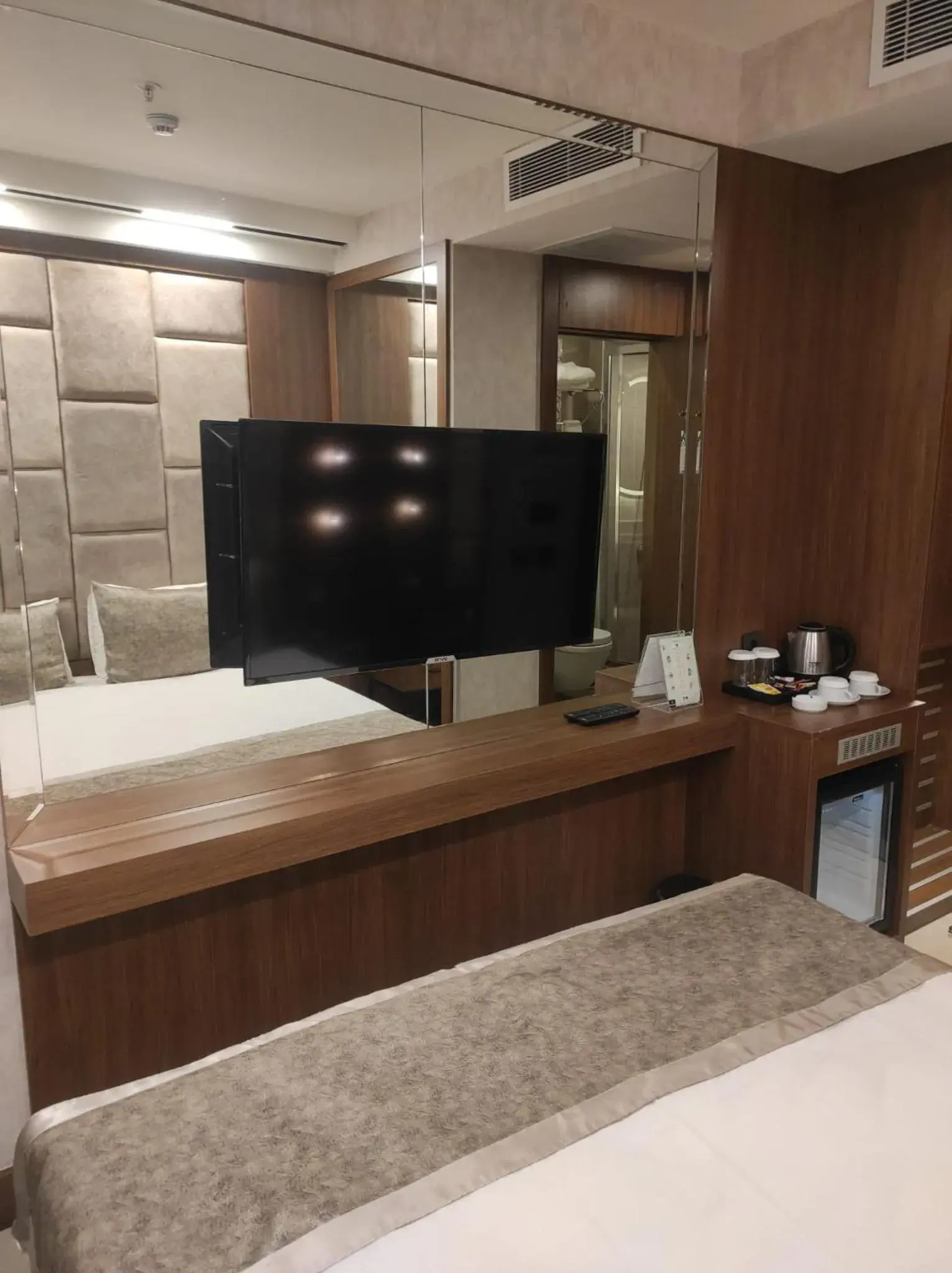 Bed in Four Sides Beyoglu Bed in Four Sides Beyoglu