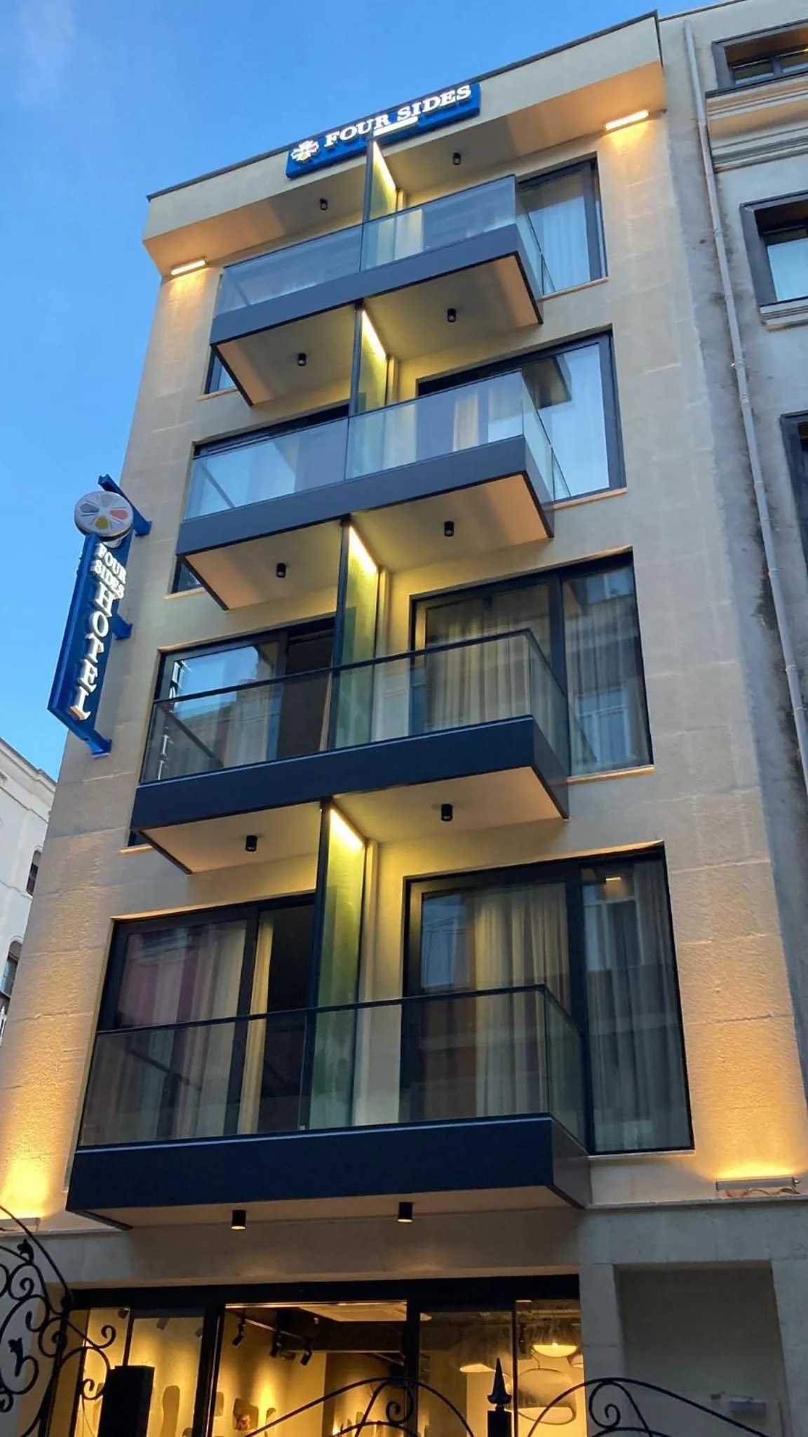 Property building in Four Sides Beyoglu