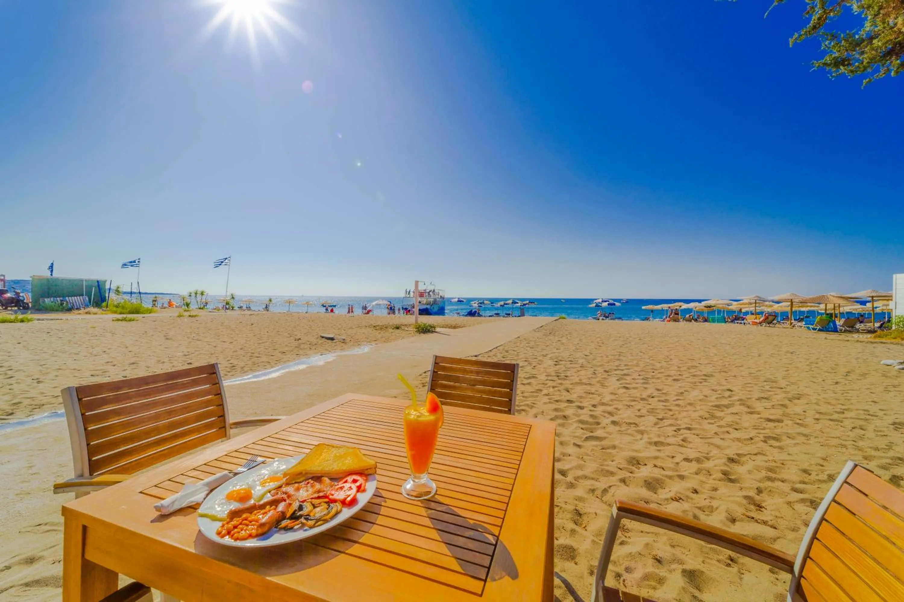 Food and drinks in Amaryllis front beach hotel