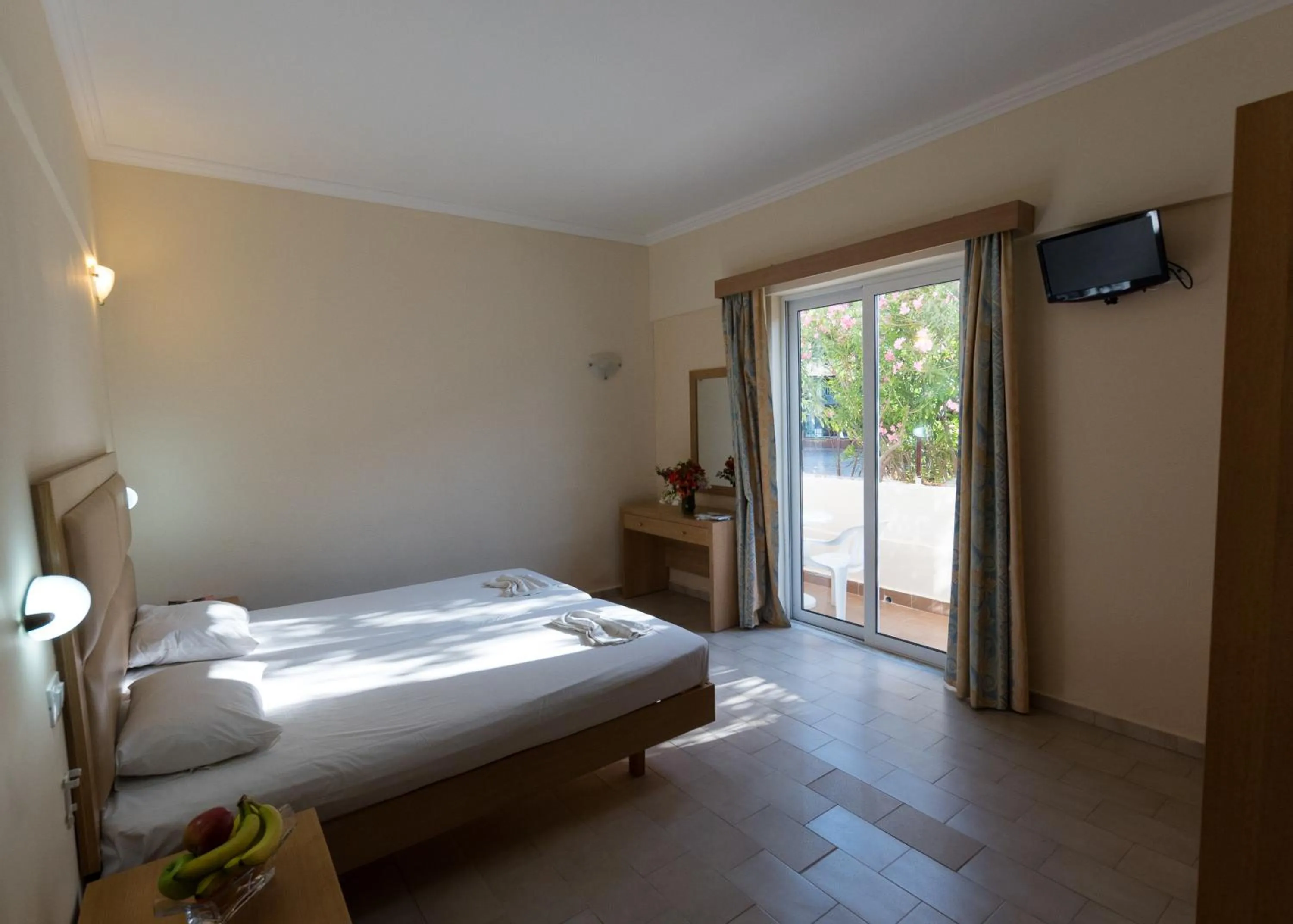 Bedroom, Bed in Amaryllis front beach hotel