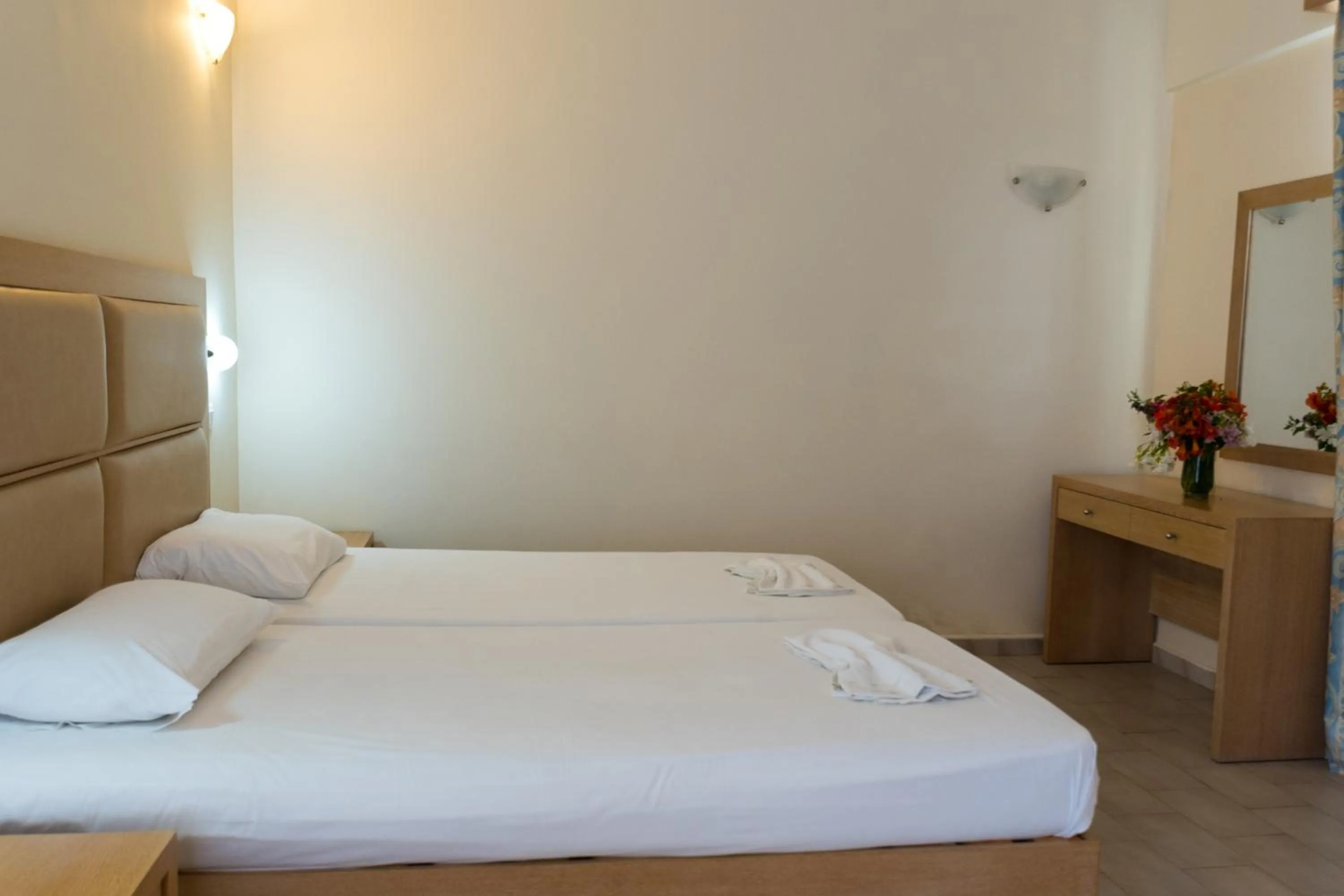 Bedroom, Bed in Amaryllis front beach hotel