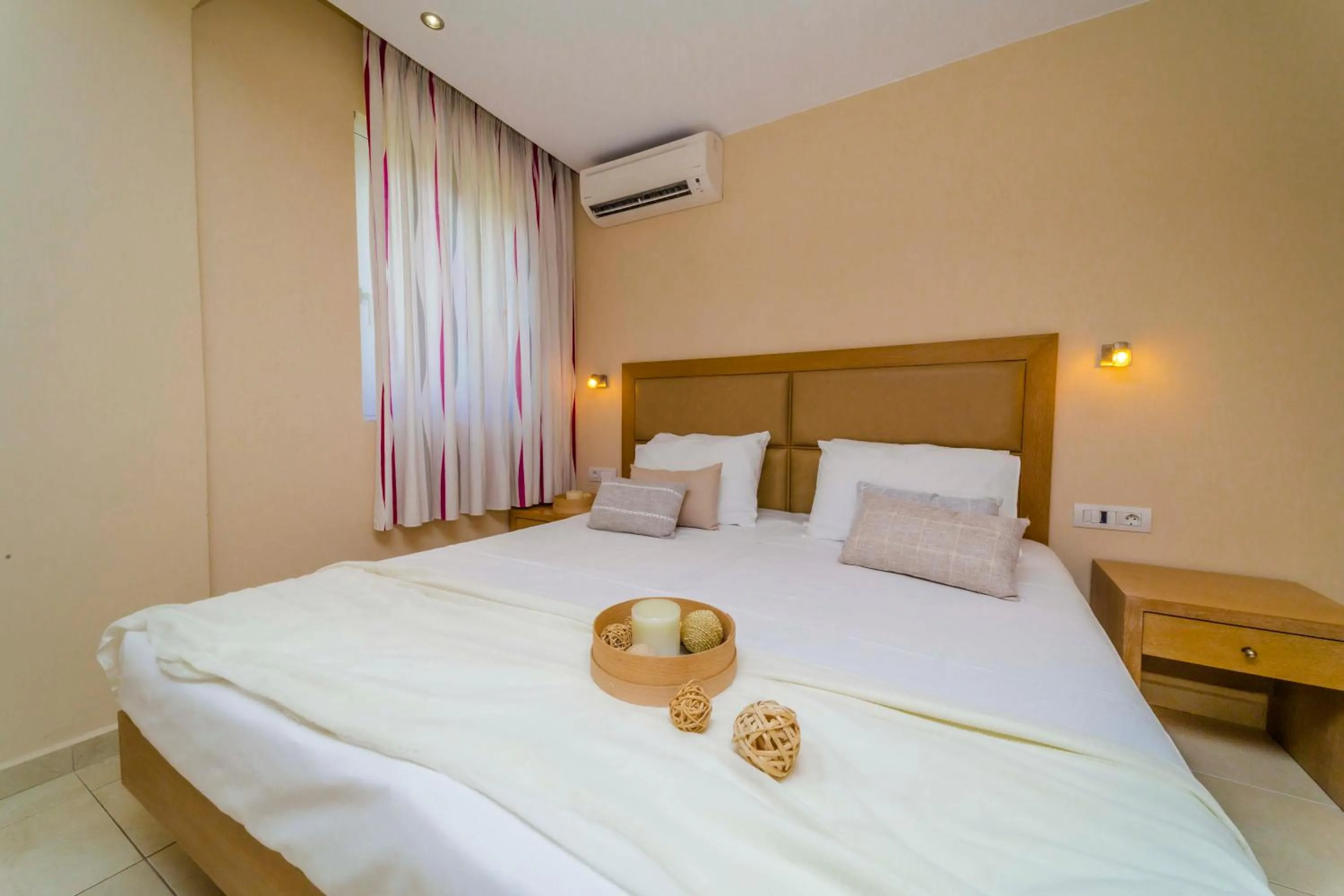 Photo of the whole room, Bed in Amaryllis front beach hotel