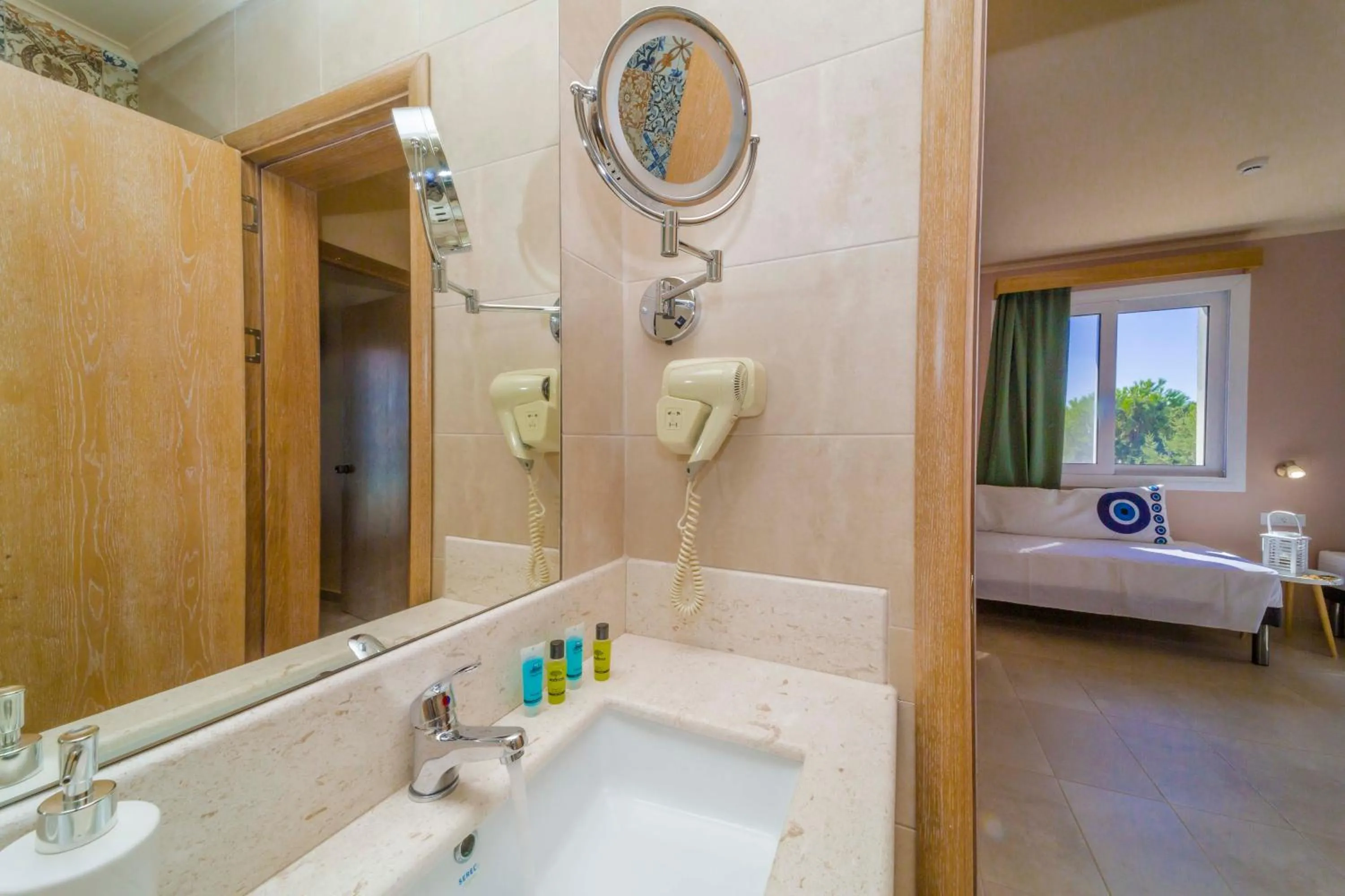 Bathroom in Amaryllis front beach hotel