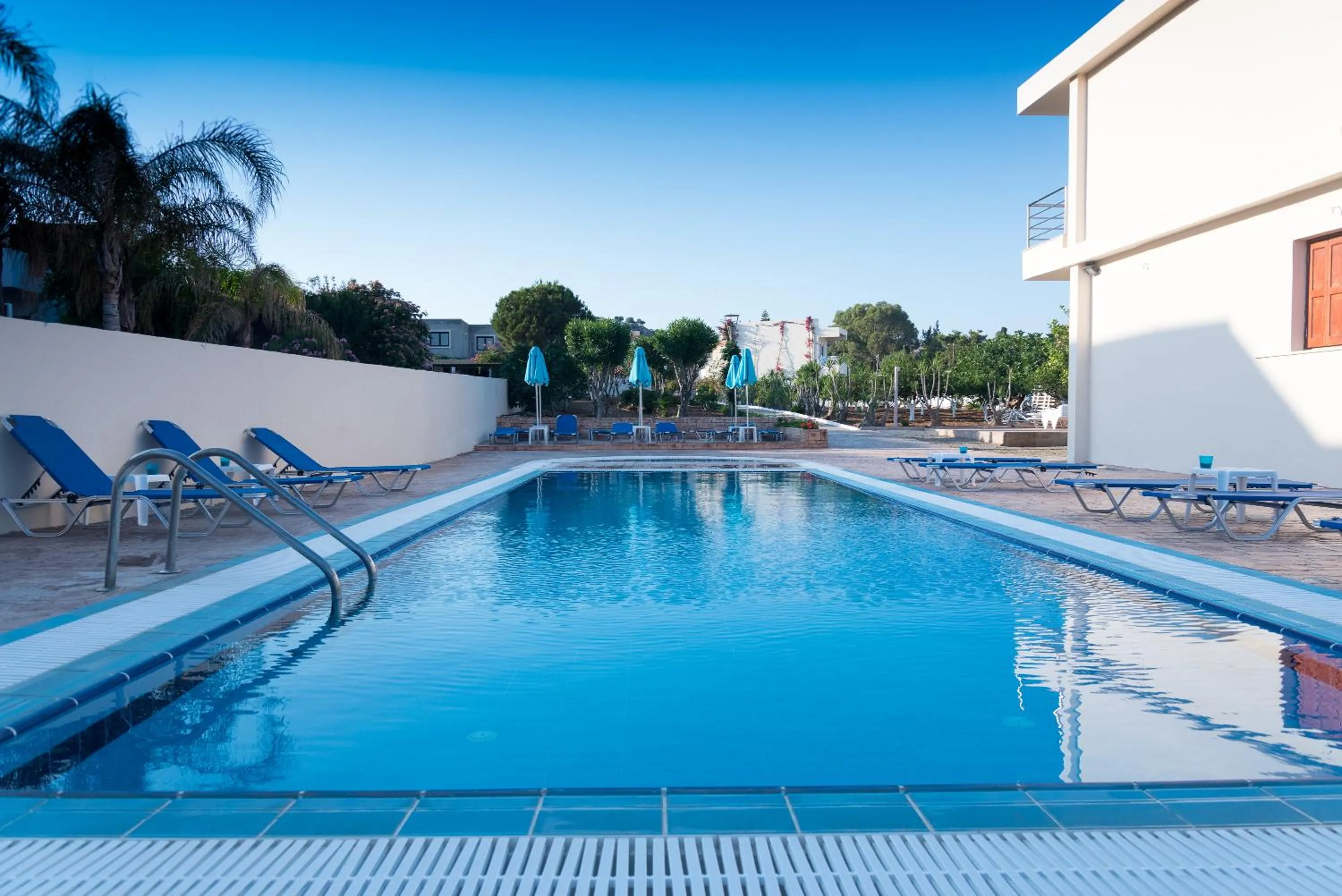 Swimming pool in Amaryllis front beach hotel