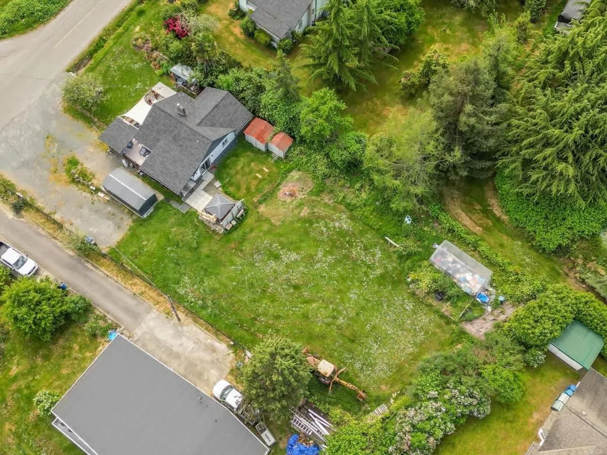 Dragonfly Cottage by EMR Vacation Rentals