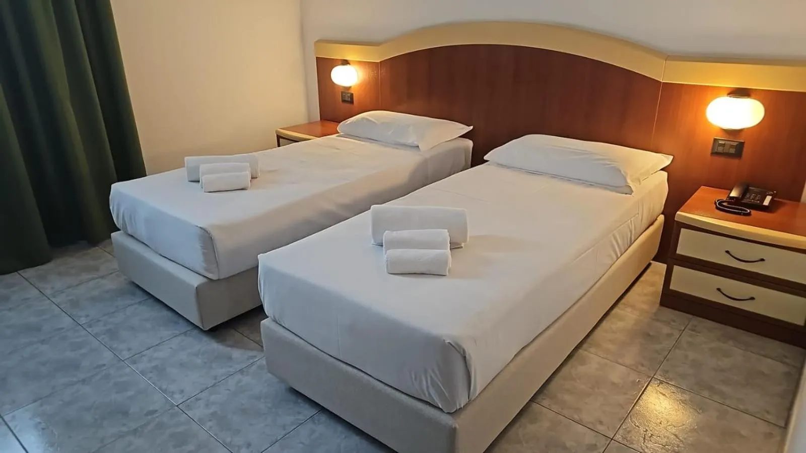 Bedroom, Bed in Rivoli Hotel