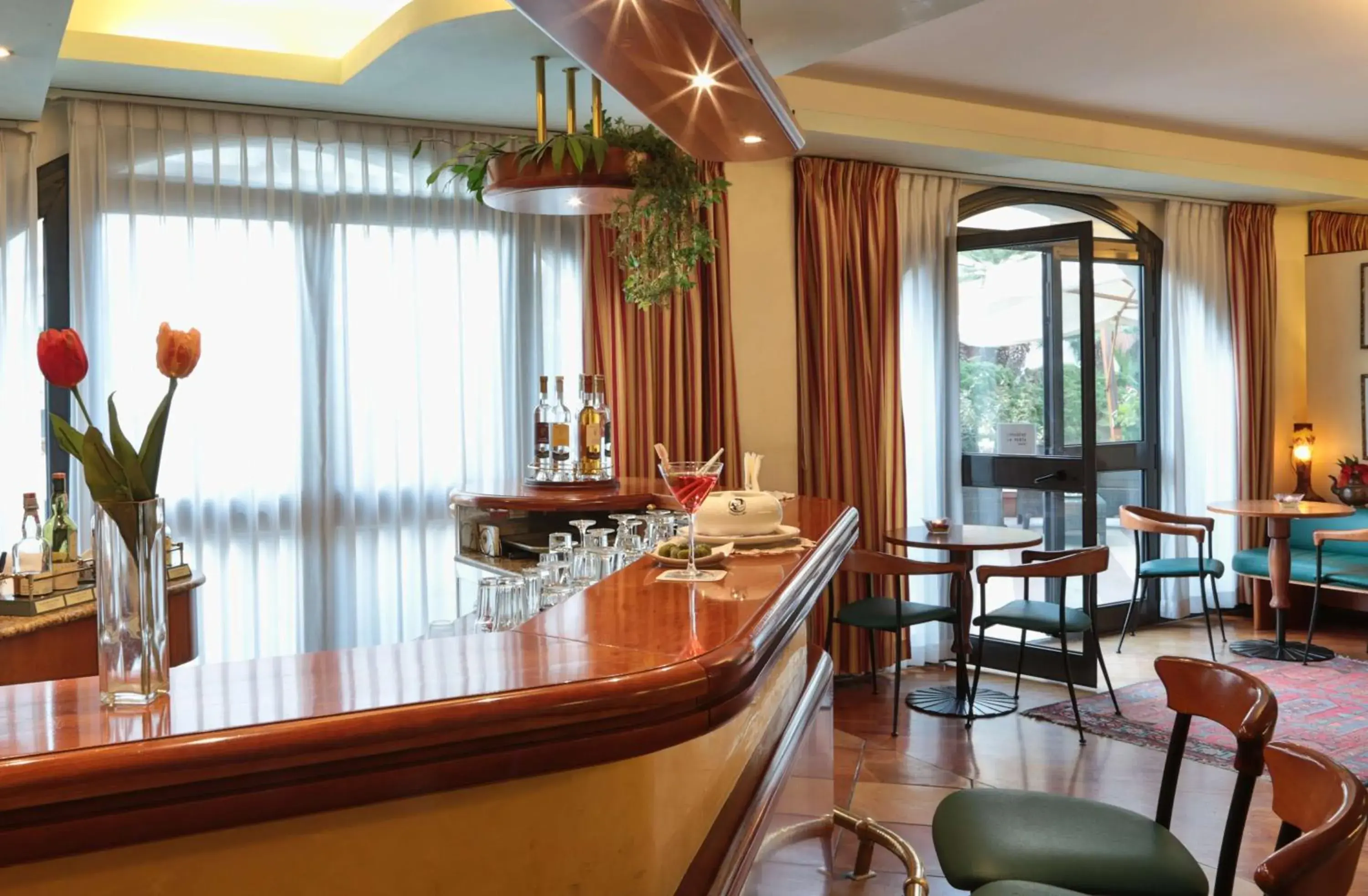 Lounge or bar in Best Western Hotel Dei Cavalieri Lounge or bar in Best Western Hotel Dei Cavalieri