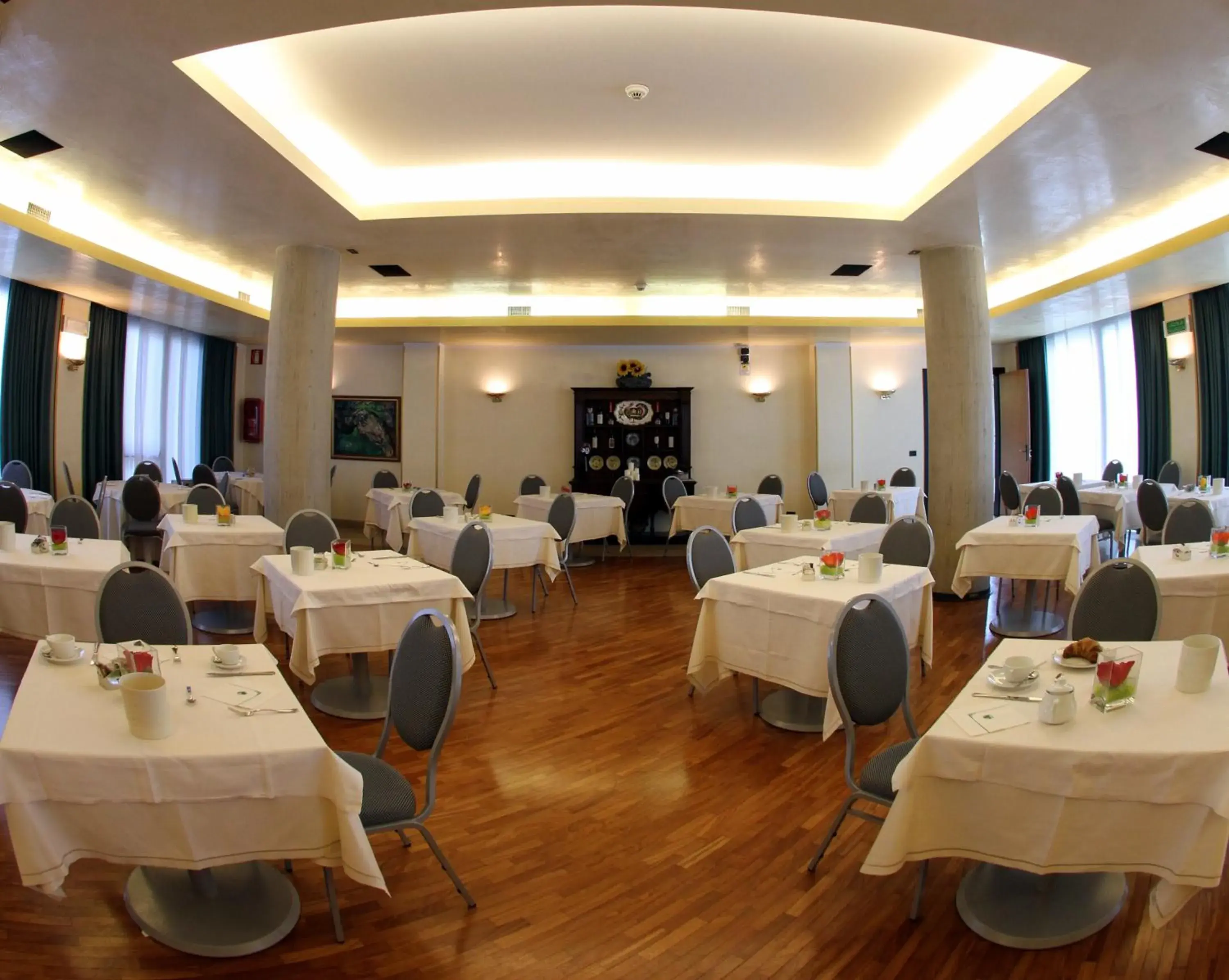 Restaurant/places to eat in Best Western Hotel Dei Cavalieri Restaurant/places to eat in Best Western Hotel Dei Cavalieri