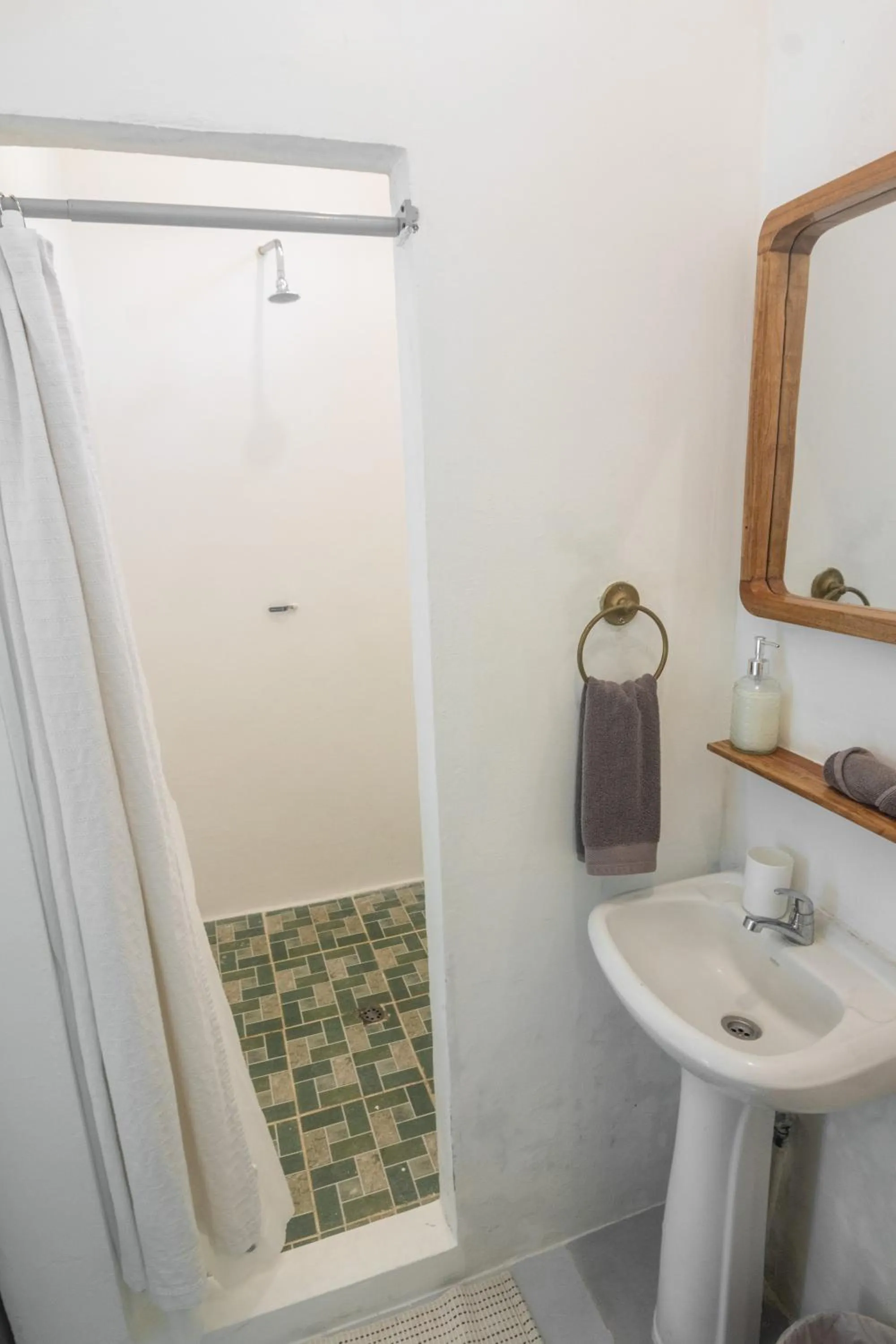 Shower in La Canasta