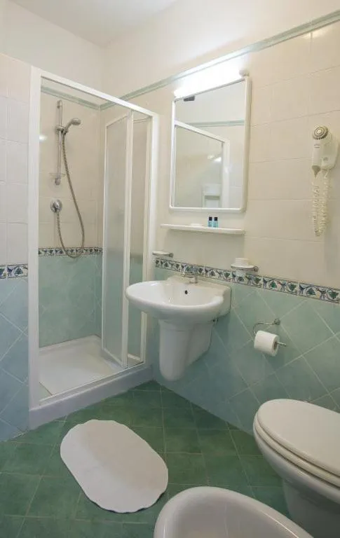 Bathroom in Albergo Villa Hibiscus