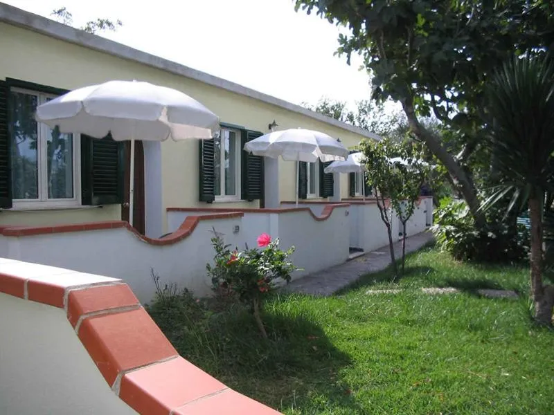 Property building in Albergo Villa Hibiscus