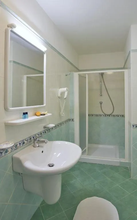 Bathroom in Albergo Villa Hibiscus