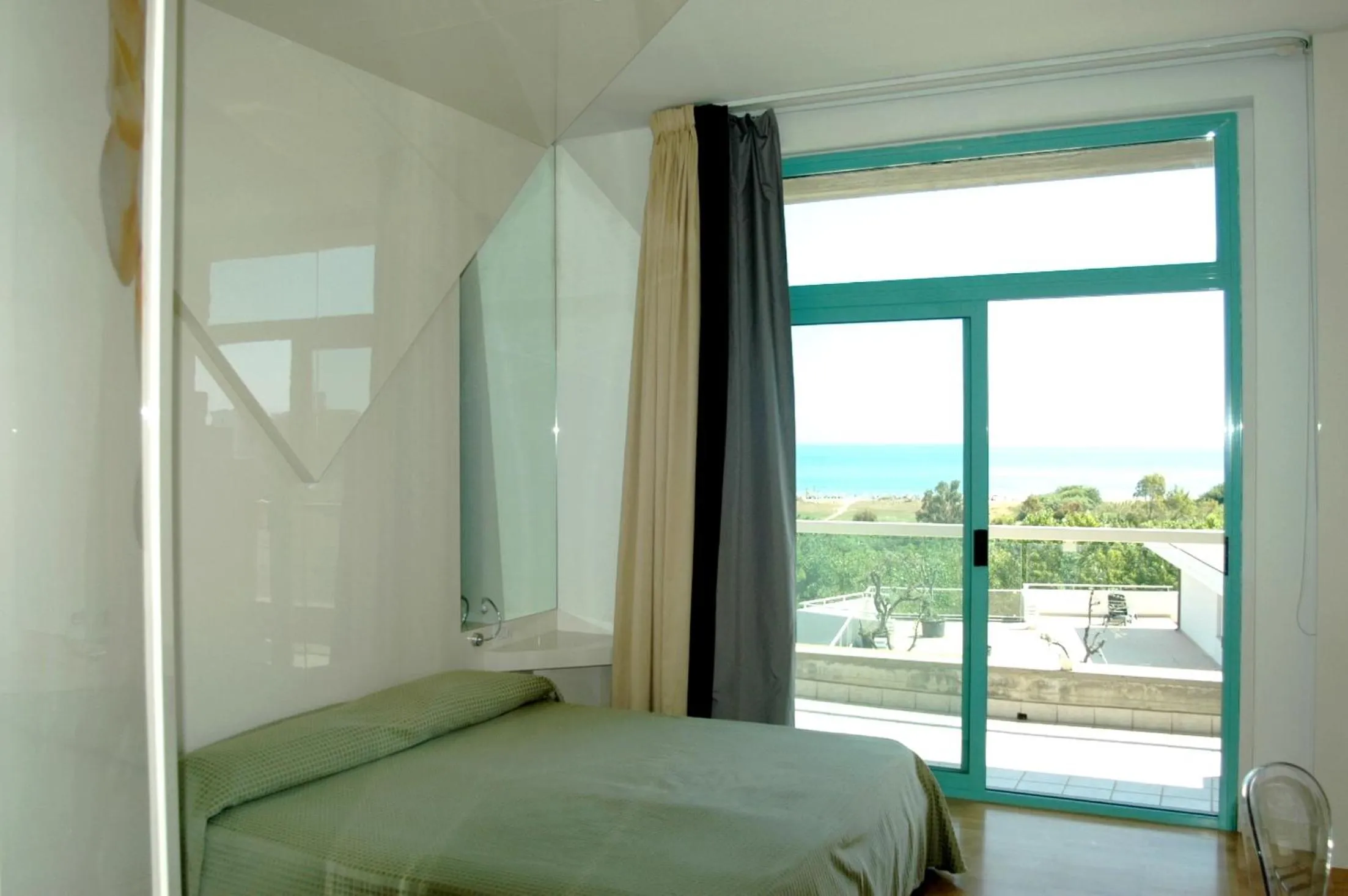 Bed in Hotel Excelsior