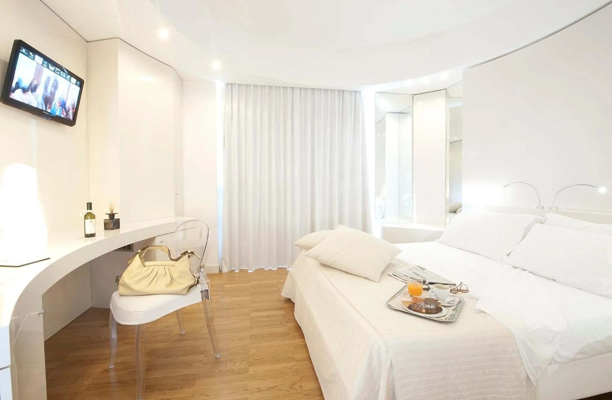 Photo of the whole room, Bed in Hotel Excelsior