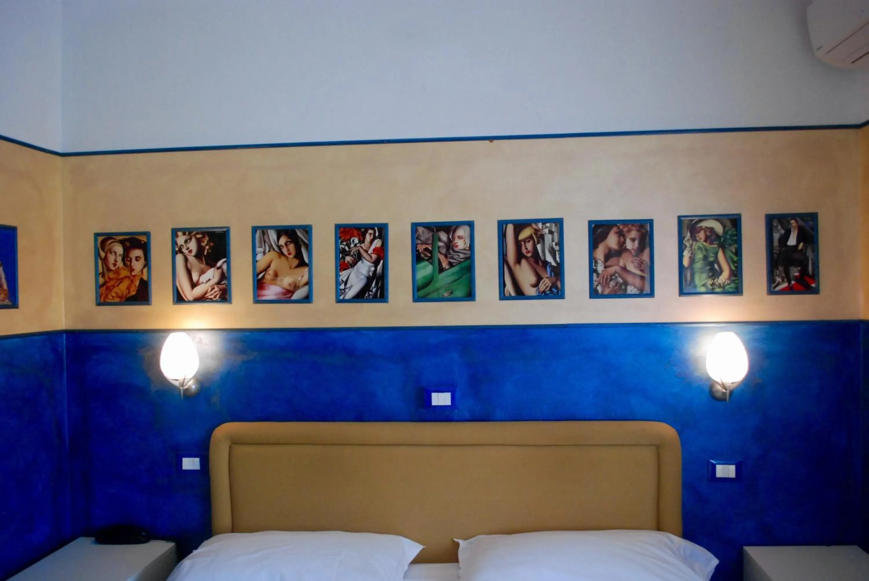 Decorative detail, Bed in Hotel Diana