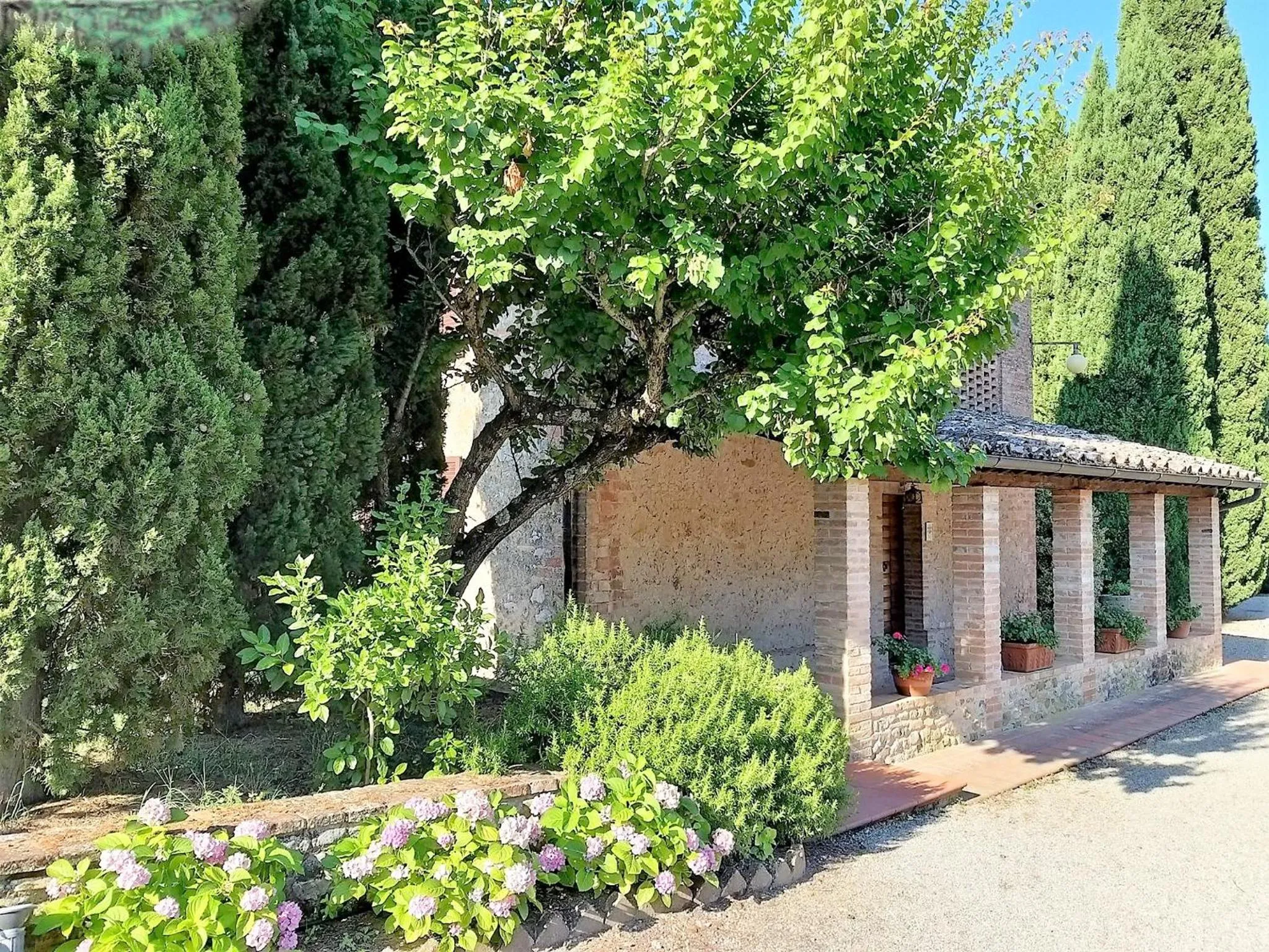 Garden in Villa Curina Resort