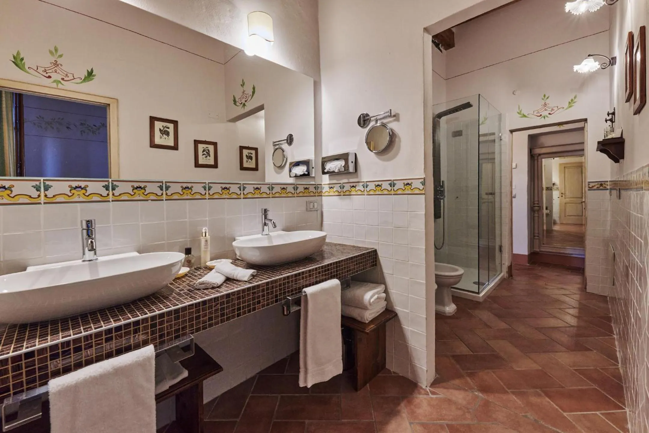 Bathroom in Villa Curina Resort