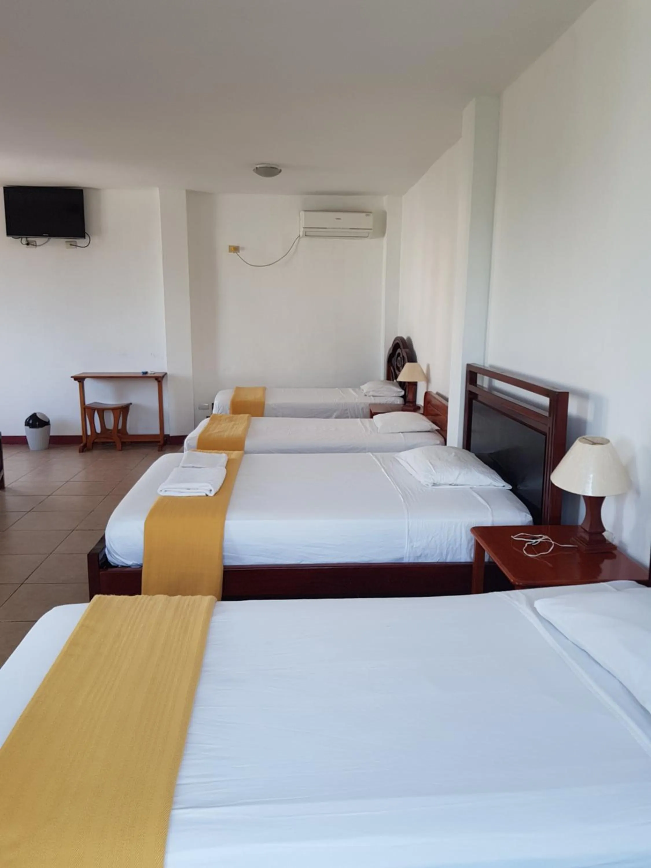 Bedroom, Bed in Gloria - Galápagos Inn
