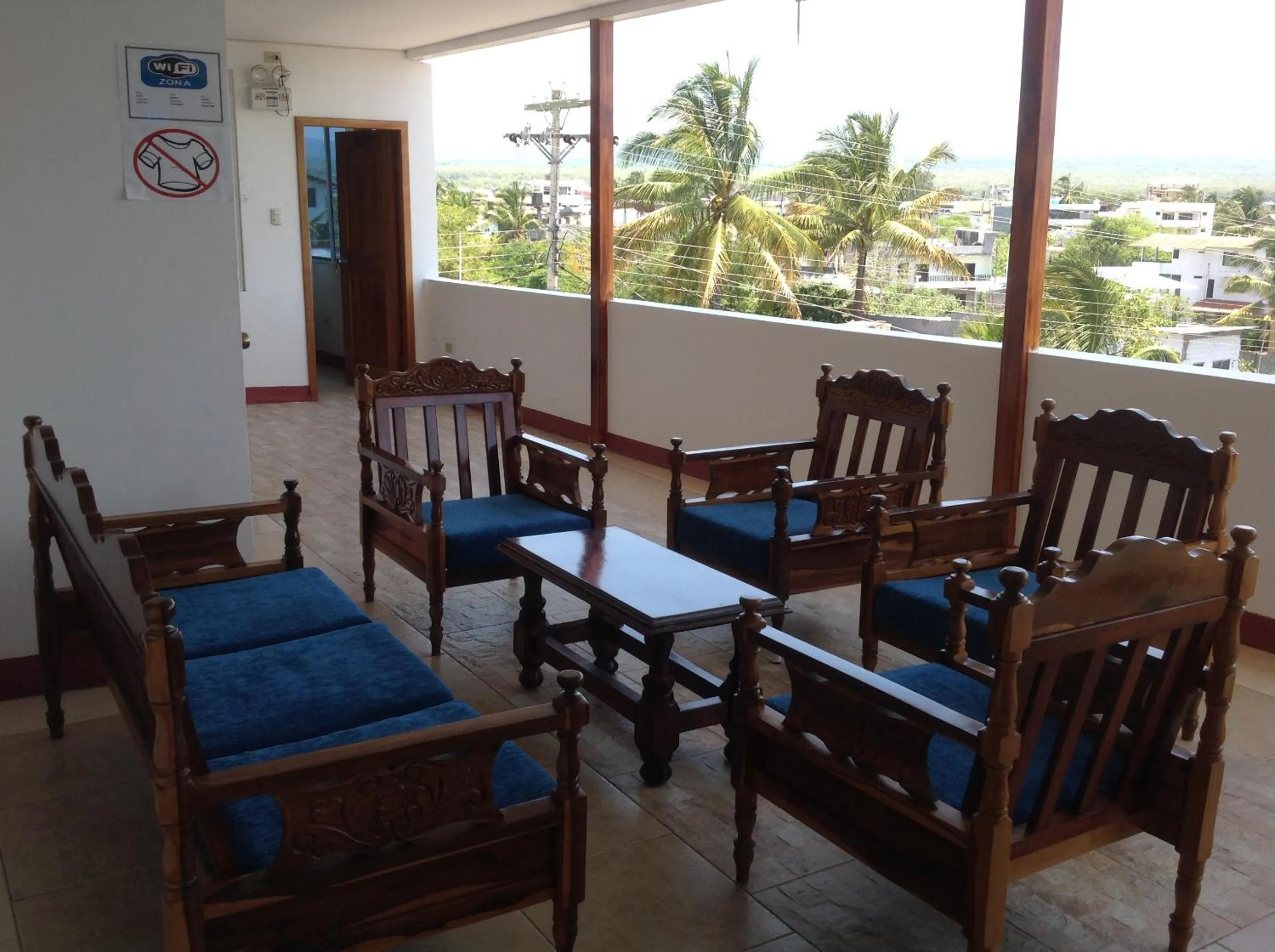 Living room in Gloria - Galápagos Inn