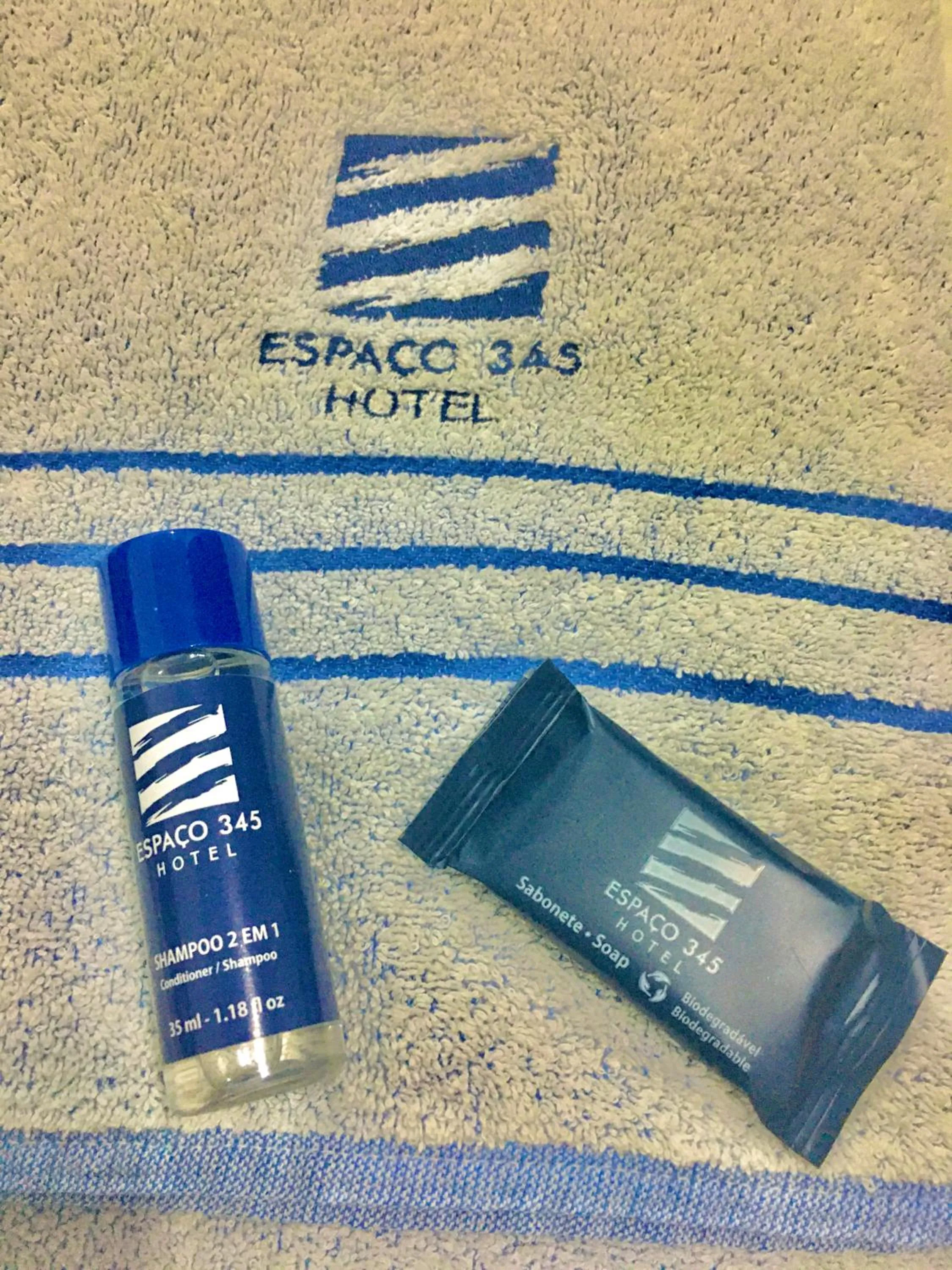 towels in Espaço 345 Hotel Paulinia - Próximo Theatro Municipal