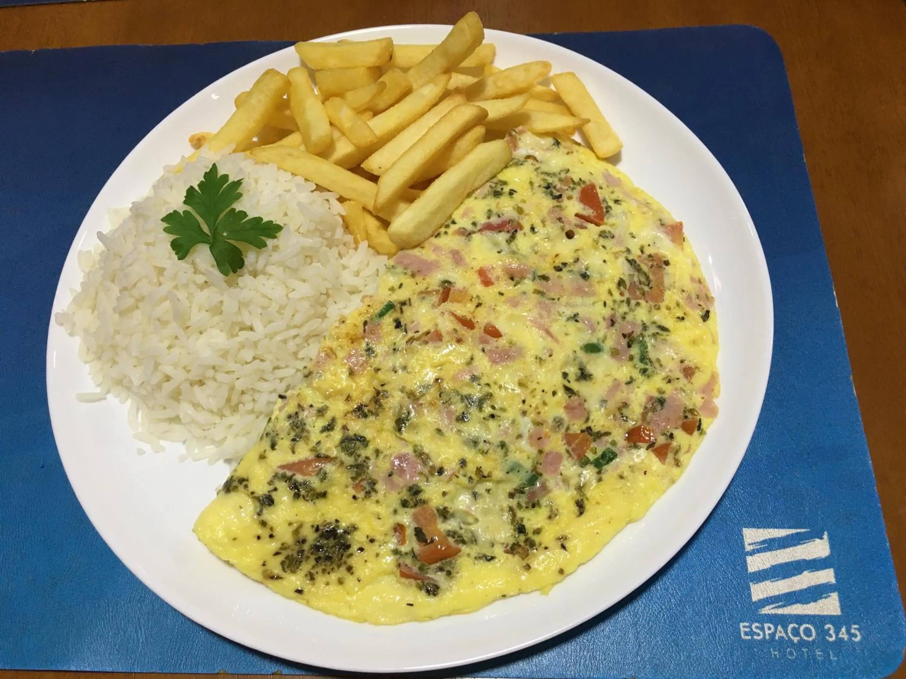 Restaurant/places to eat in Espaço 345 Hotel Paulinia - Próximo Theatro Municipal