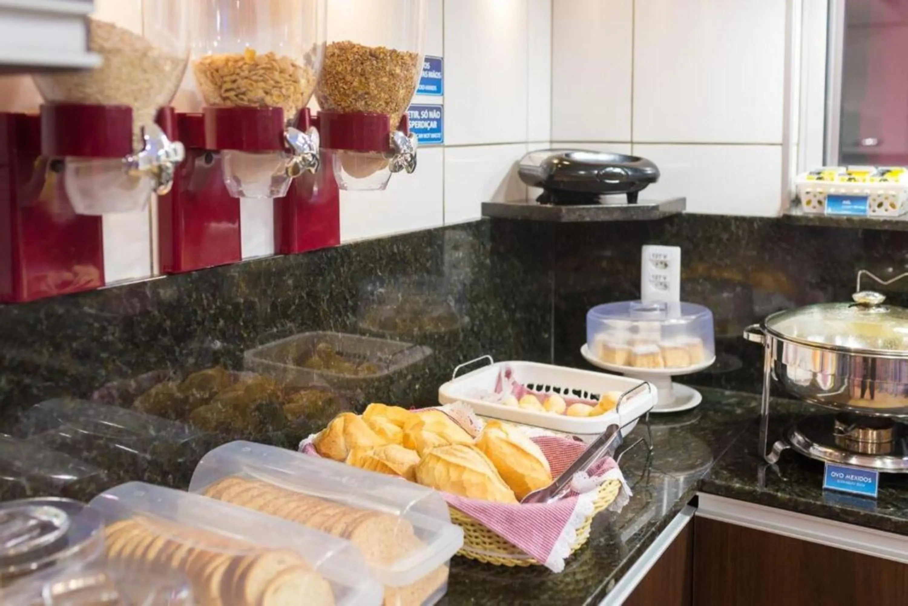 Breakfast in Espaço 345 Hotel Paulinia - Próximo Theatro Municipal