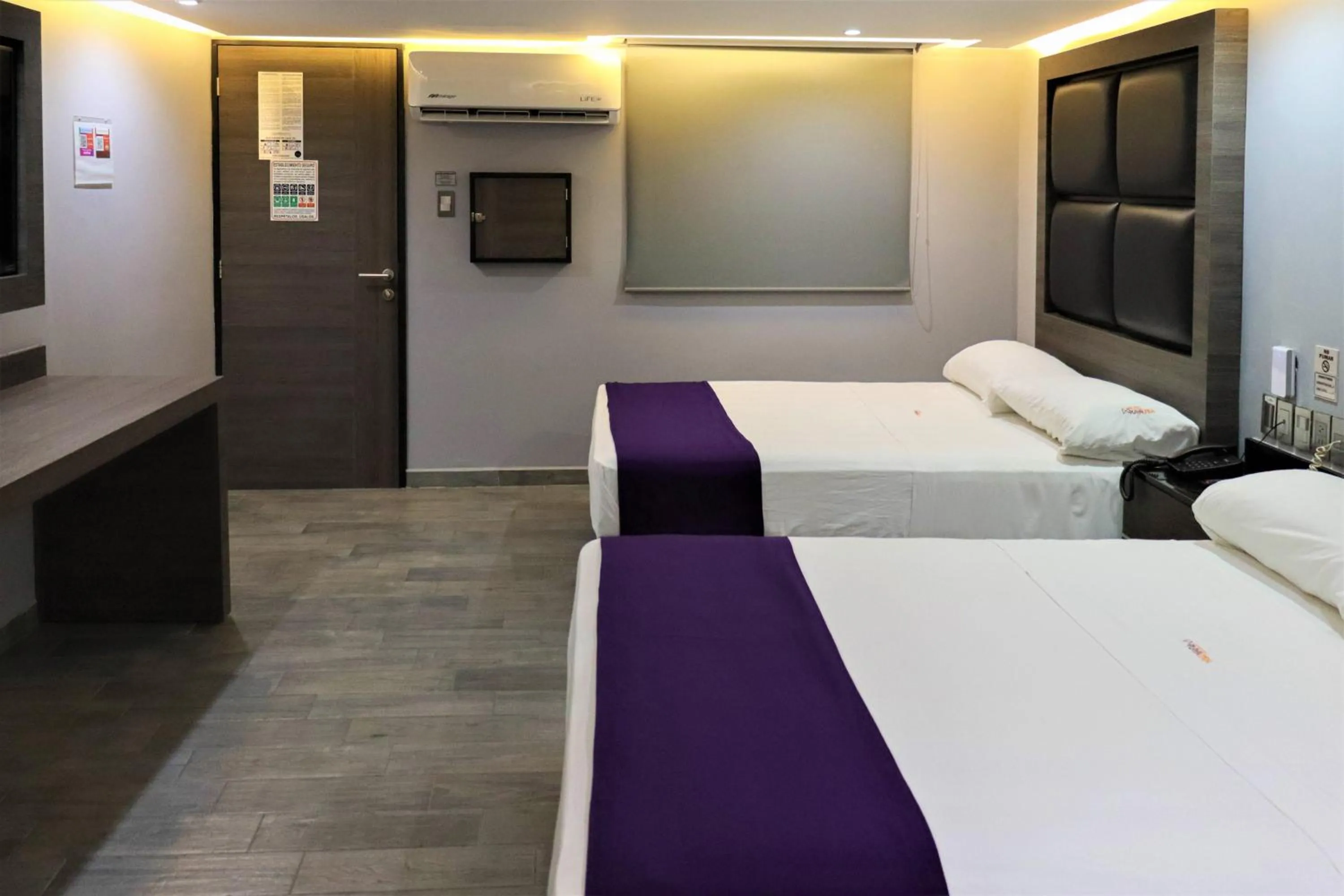 Photo of the whole room, Bed in Auto-Hotel Playa Linda