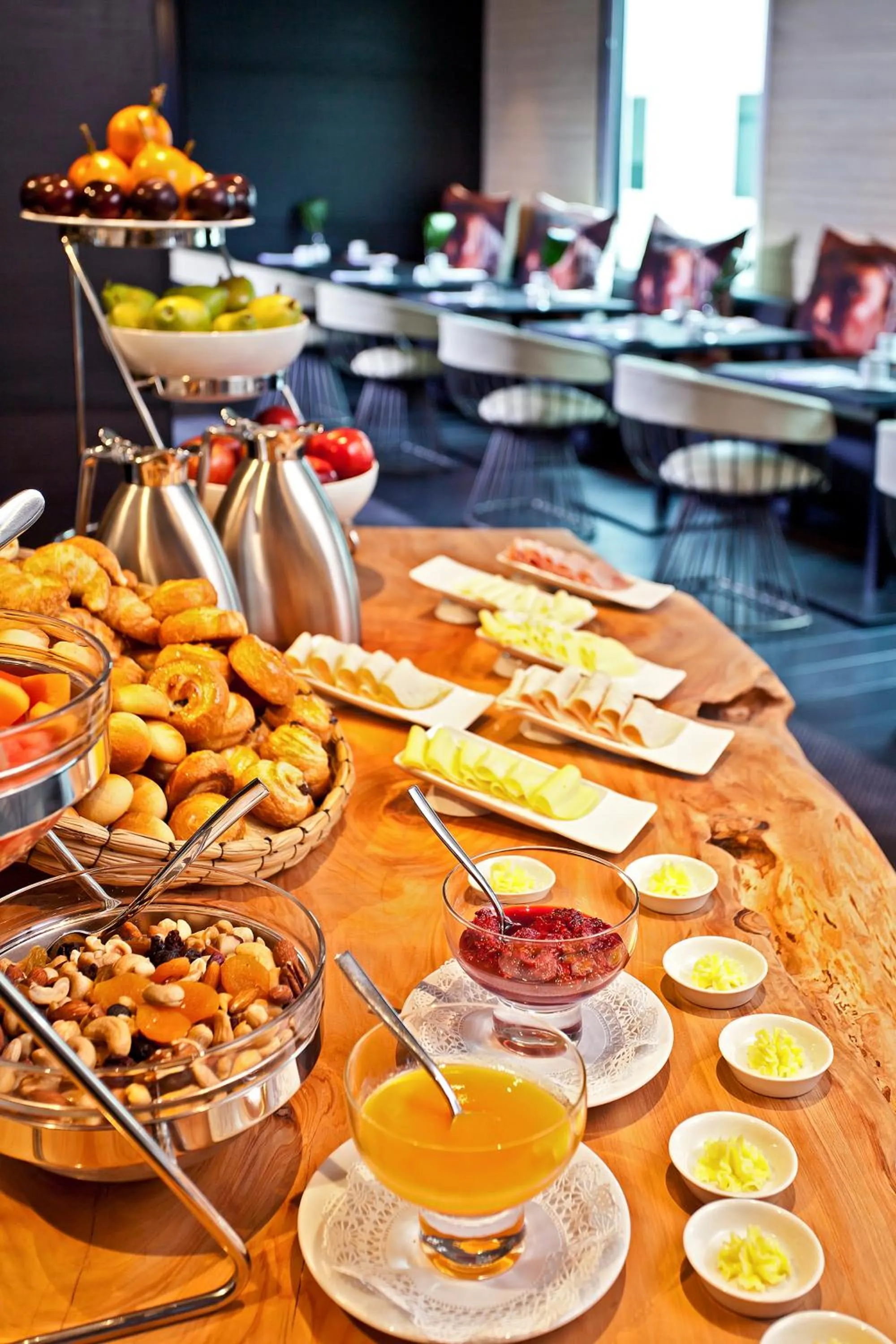 Buffet breakfast in Movich Buro 26
