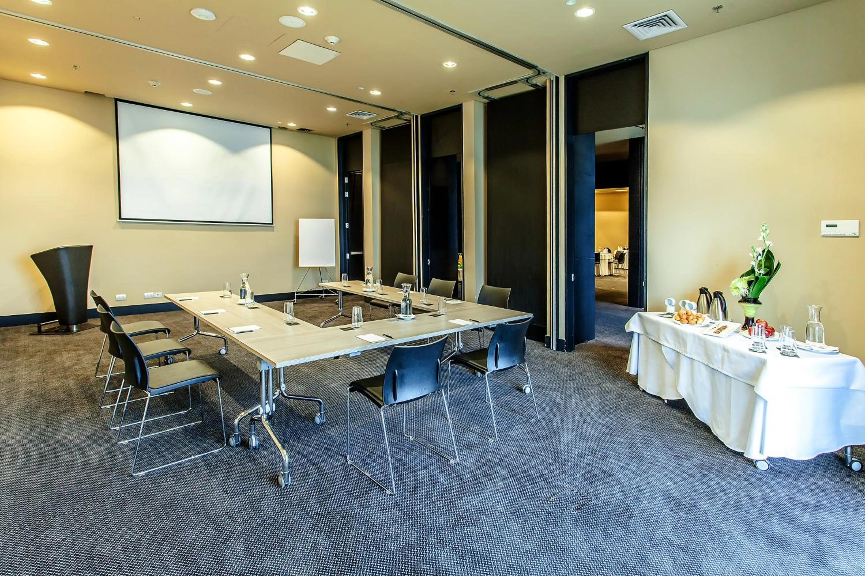 Business facilities in Movich Buro 26