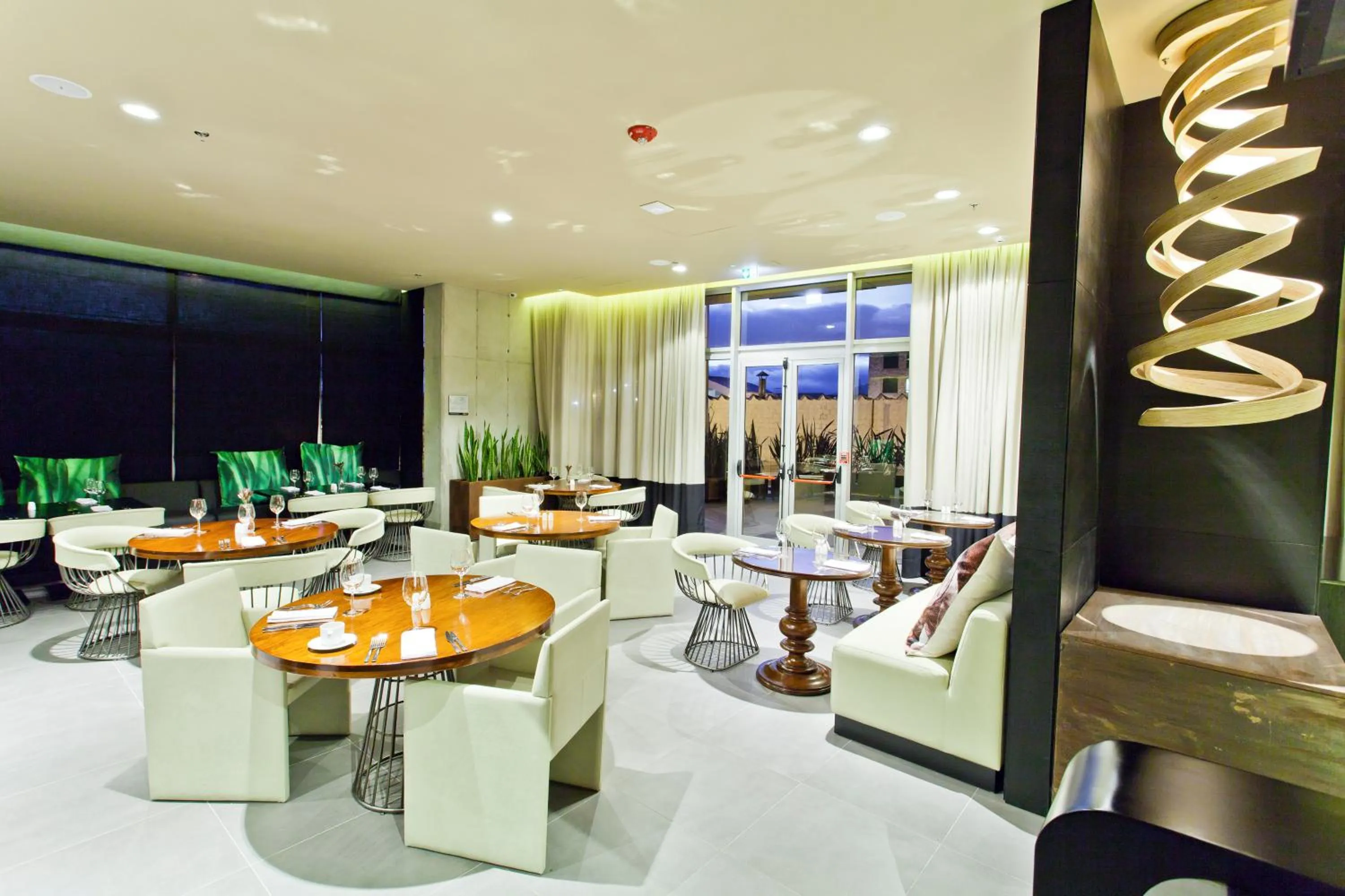 Restaurant/places to eat in Movich Buro 26