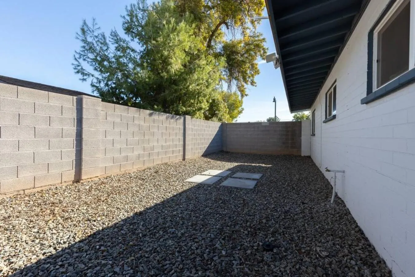 Spacious 2BR Condo, Steps to Downtown Gilbert, King Bed & Laundry