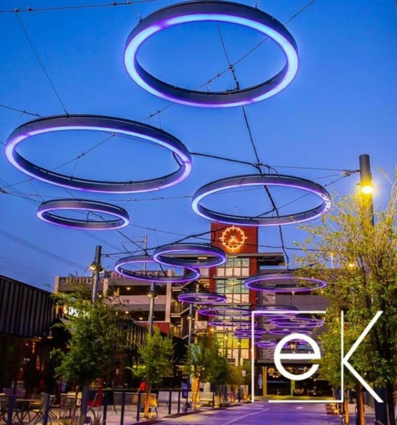 Spacious 2BR Condo, Steps to Downtown Gilbert, King Bed & Laundry