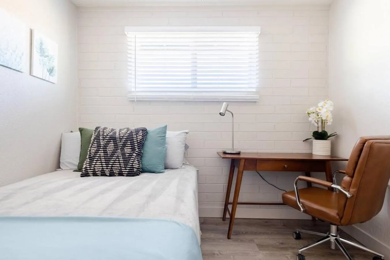 Bed in Spacious 2BR Condo, Steps to Downtown Gilbert, King Bed & Laundry