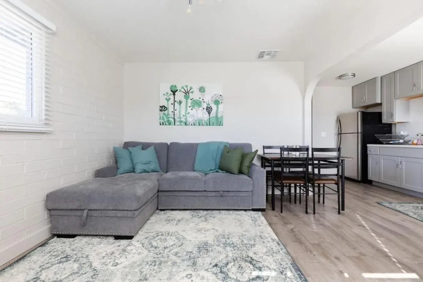 Spacious 2BR Condo, Steps to Downtown Gilbert, King Bed & Laundry Spacious 2BR Condo, Steps to Downtown Gilbert, King Bed & Laundry