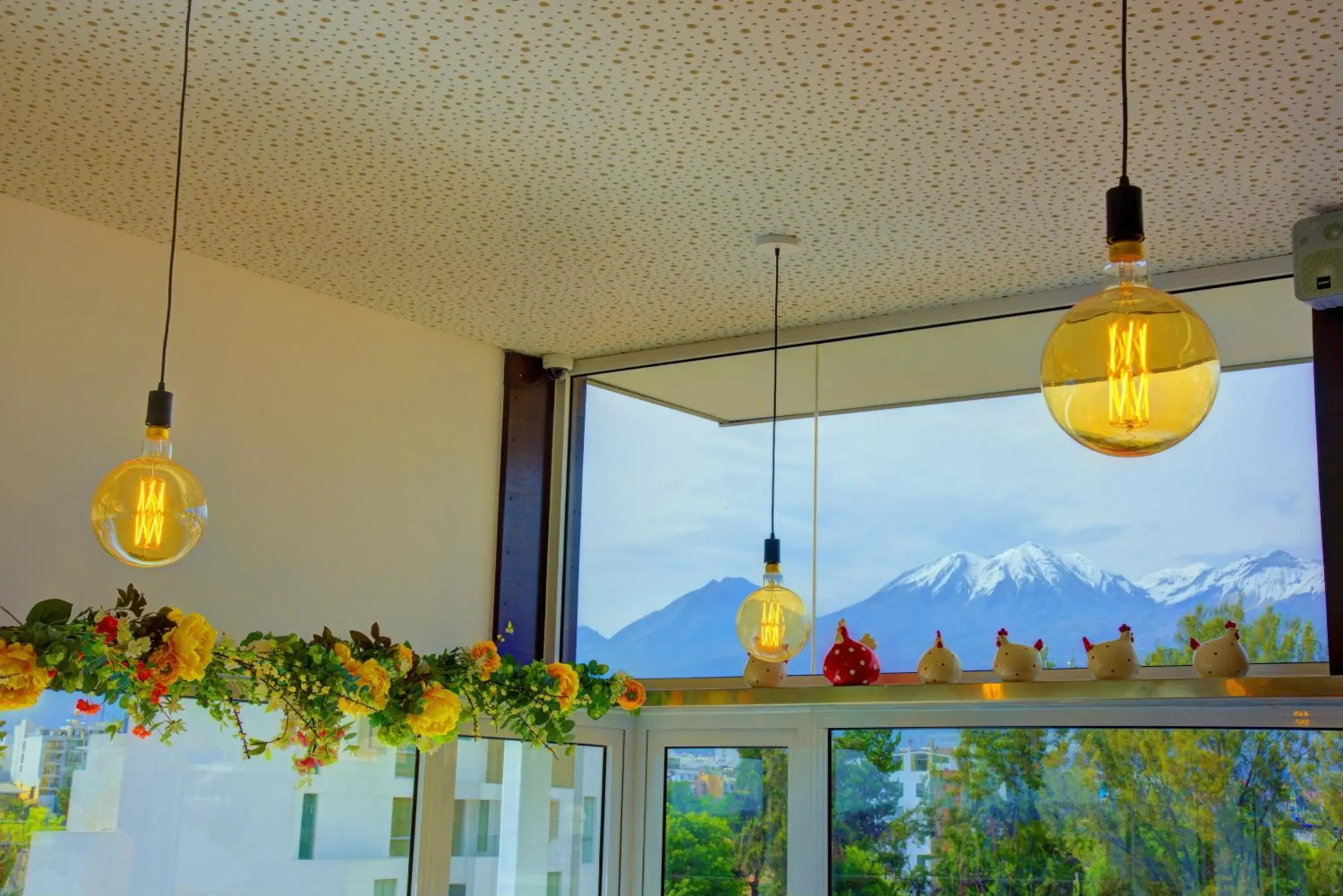 Restaurant/places to eat in Mint Hotel Restaurant/places to eat in Mint Hotel