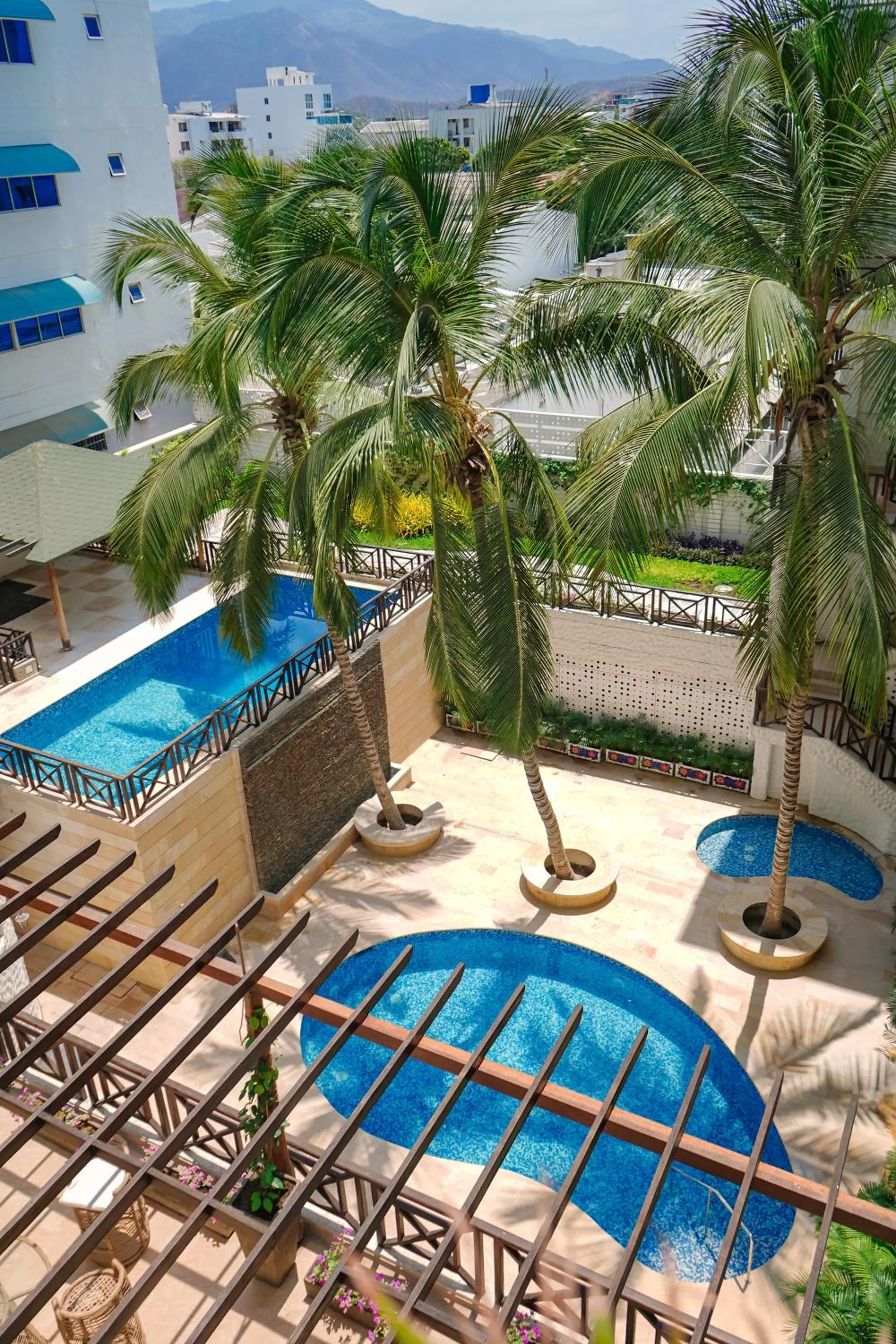 Swimming pool in HOTEL KARAYA DIVE RESORT