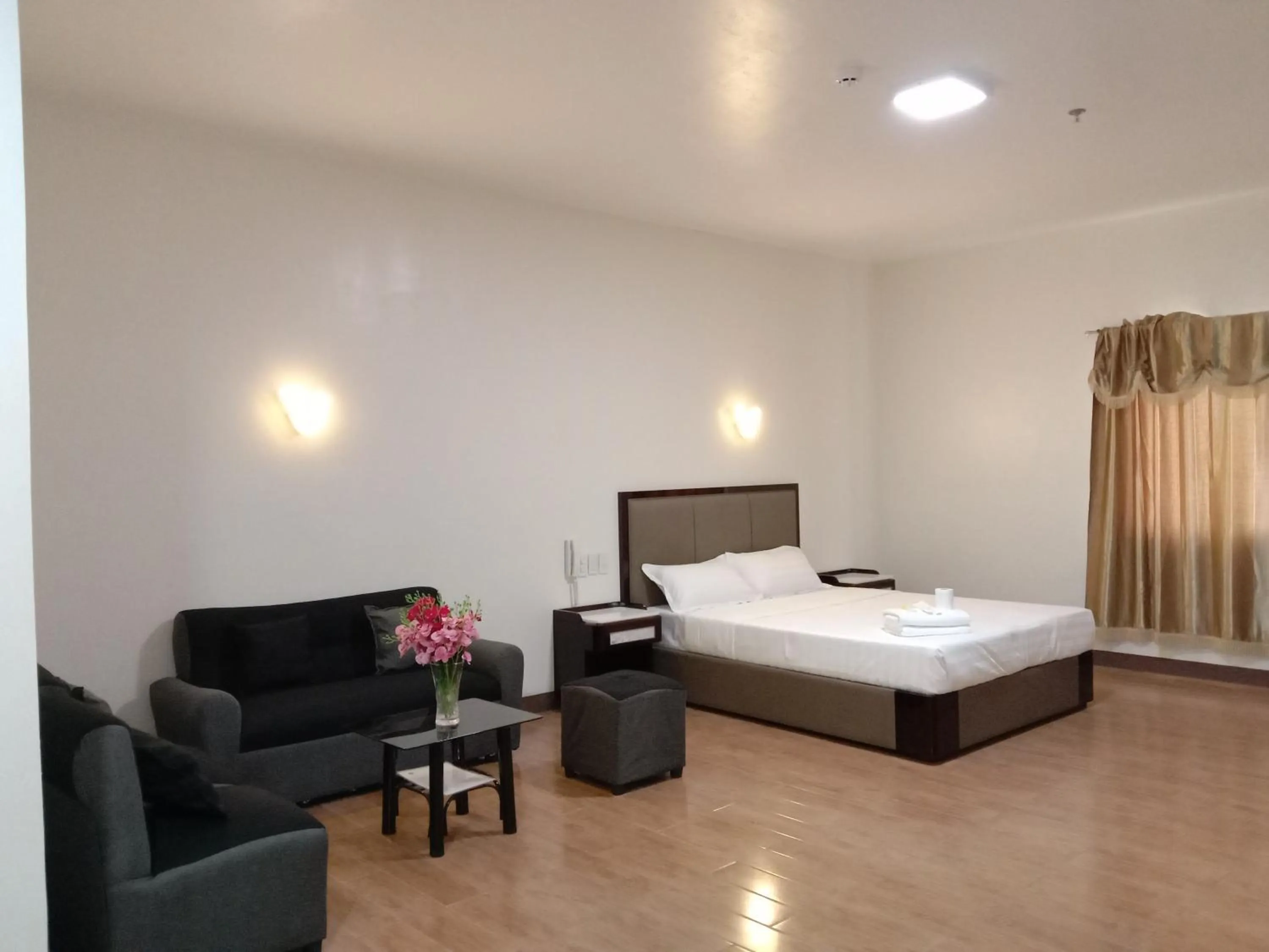 Bed in Meaco Royal Hotel- Lucena