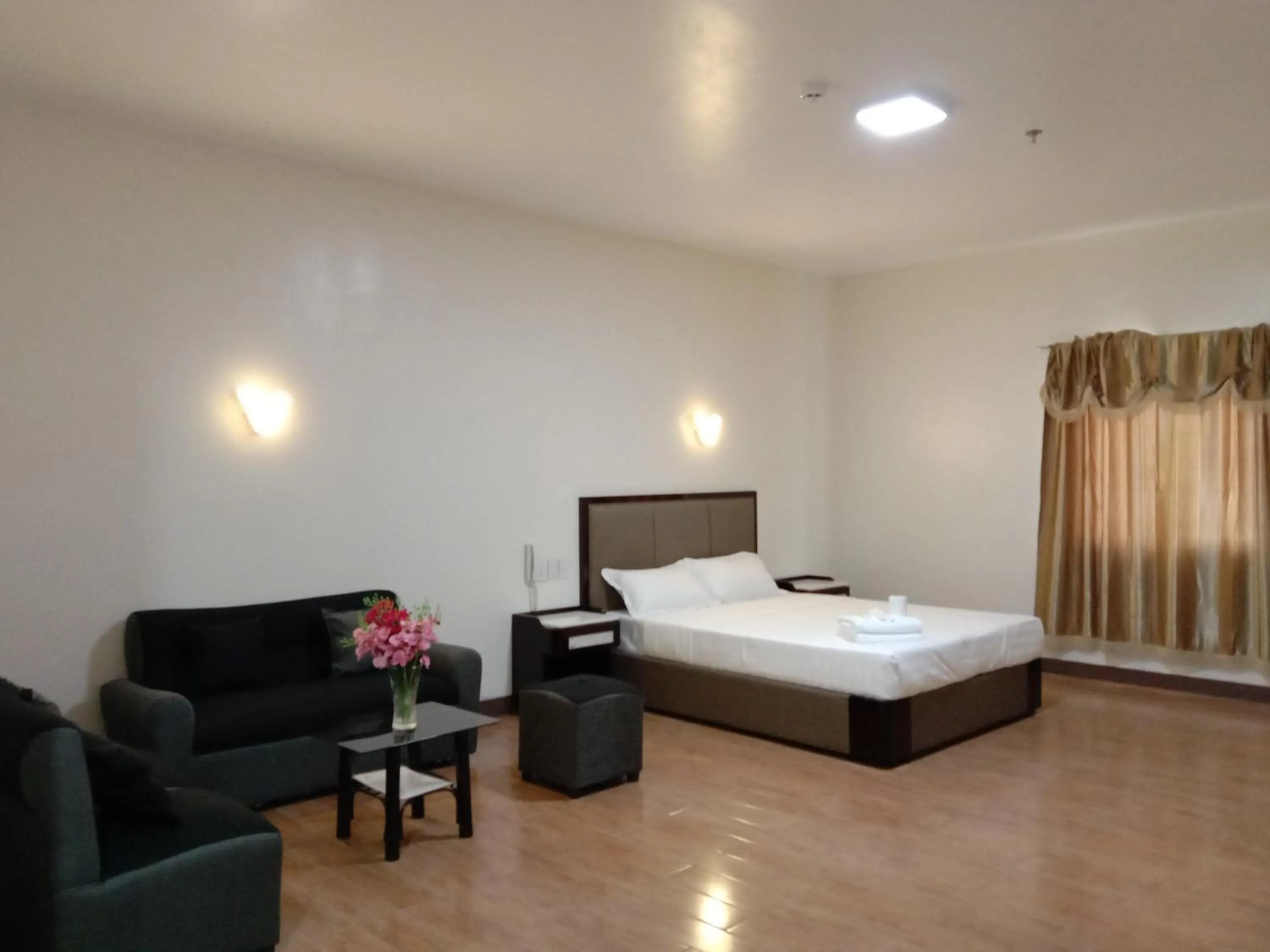 Bed in Meaco Royal Hotel- Lucena