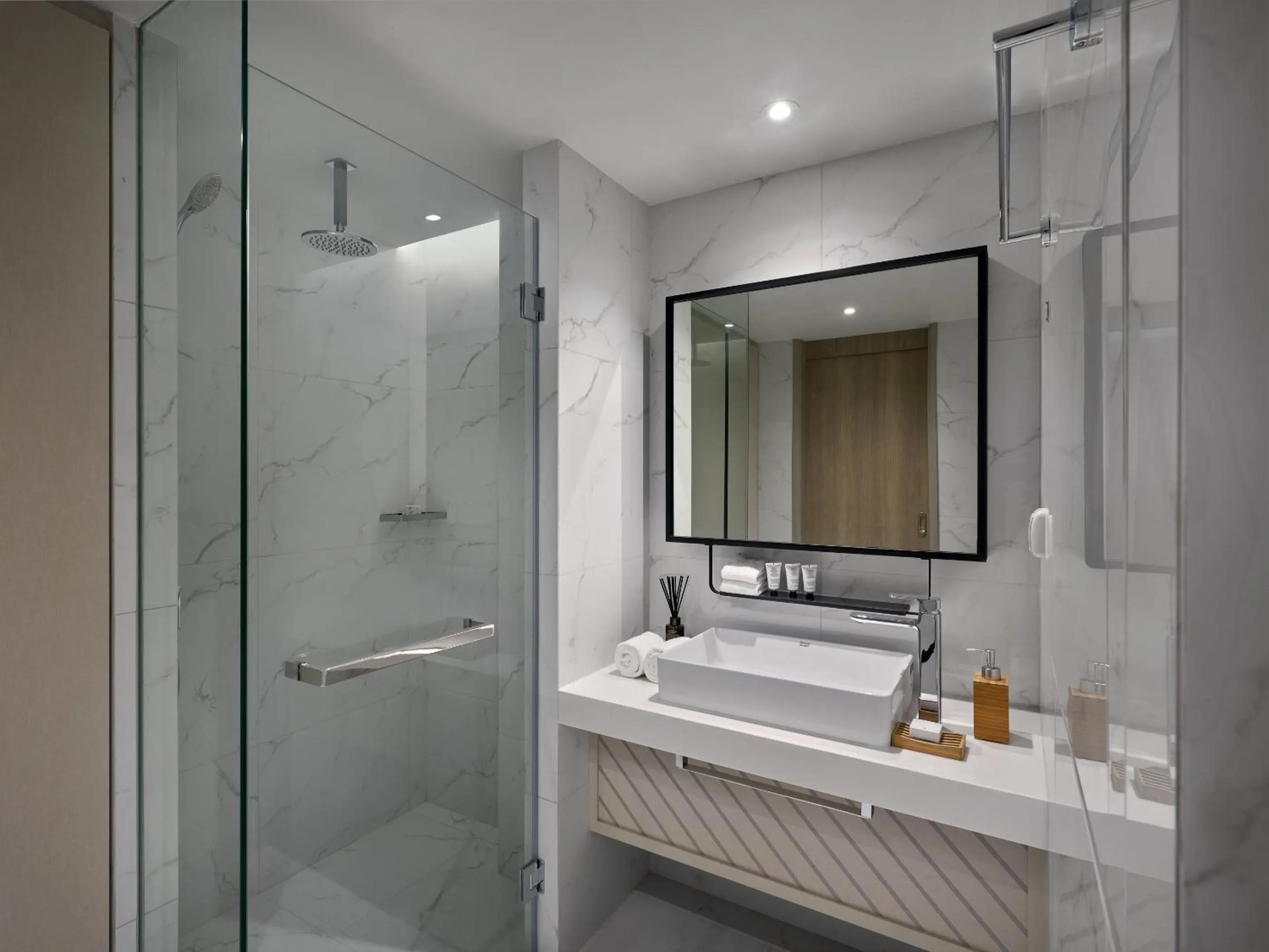 Toilet in Oakwood Studios Sukhumvit Bangkok