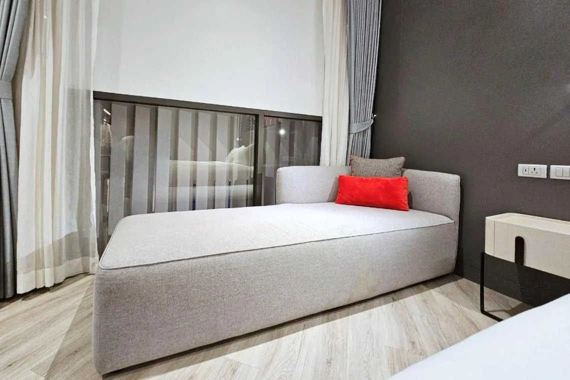 Bed in Oakwood Studios Sukhumvit Bangkok