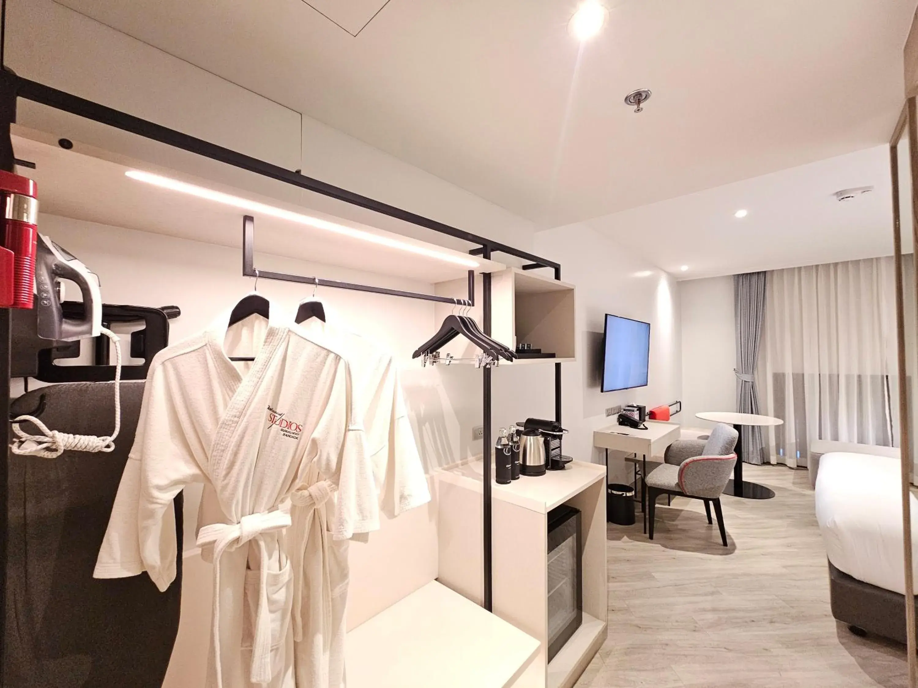 Living room in Oakwood Studios Sukhumvit Bangkok Living room in Oakwood Studios Sukhumvit Bangkok