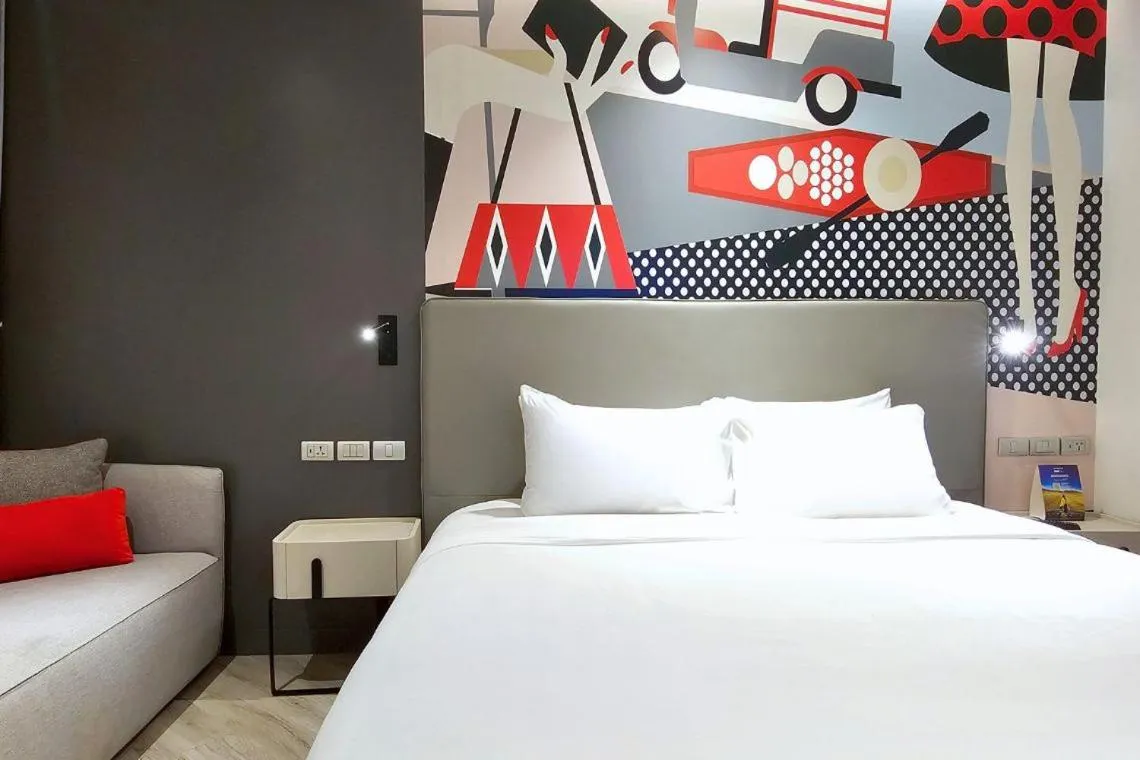 Bed in Oakwood Studios Sukhumvit Bangkok