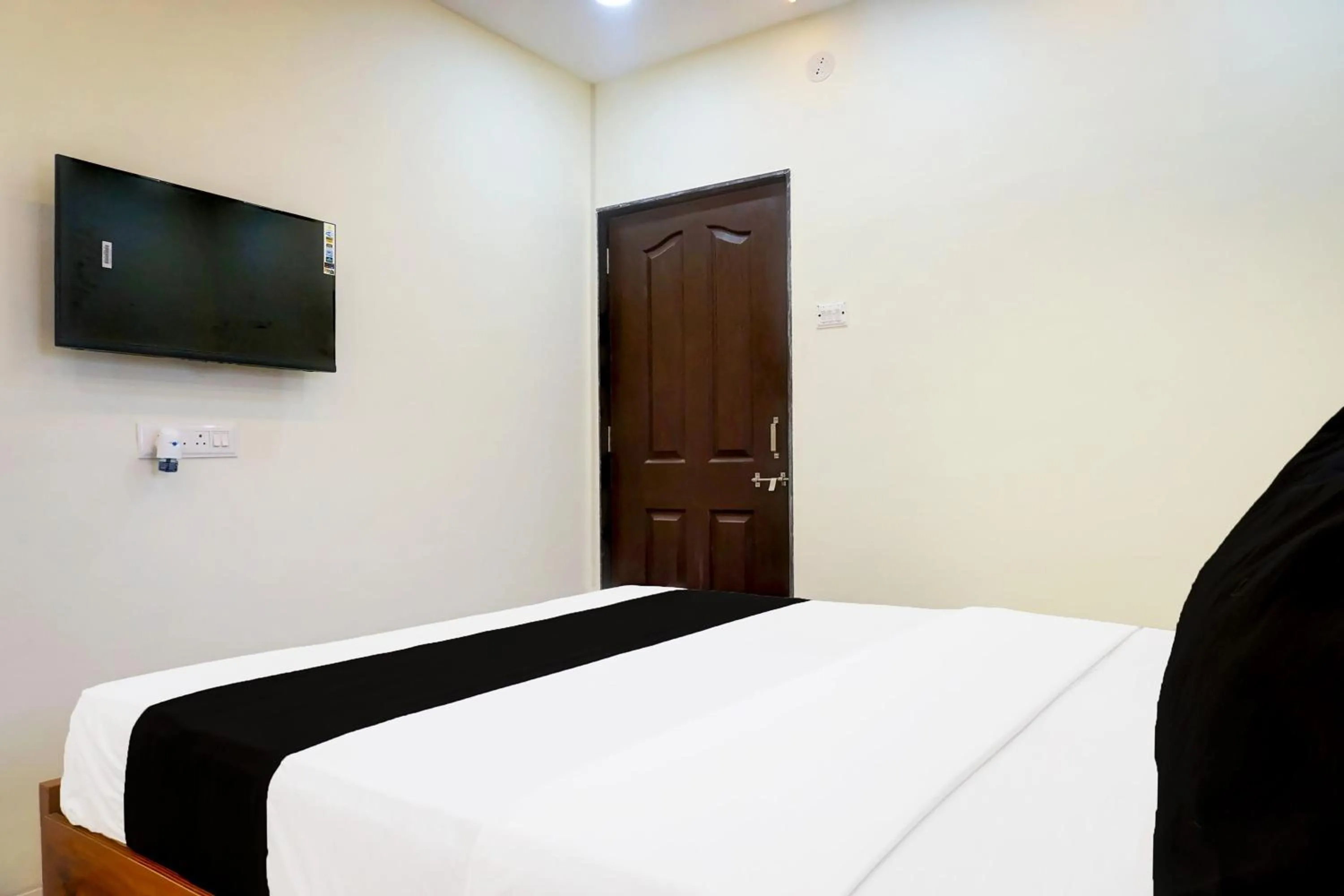 Bedroom, Bed in Hotel O Jaihind Building