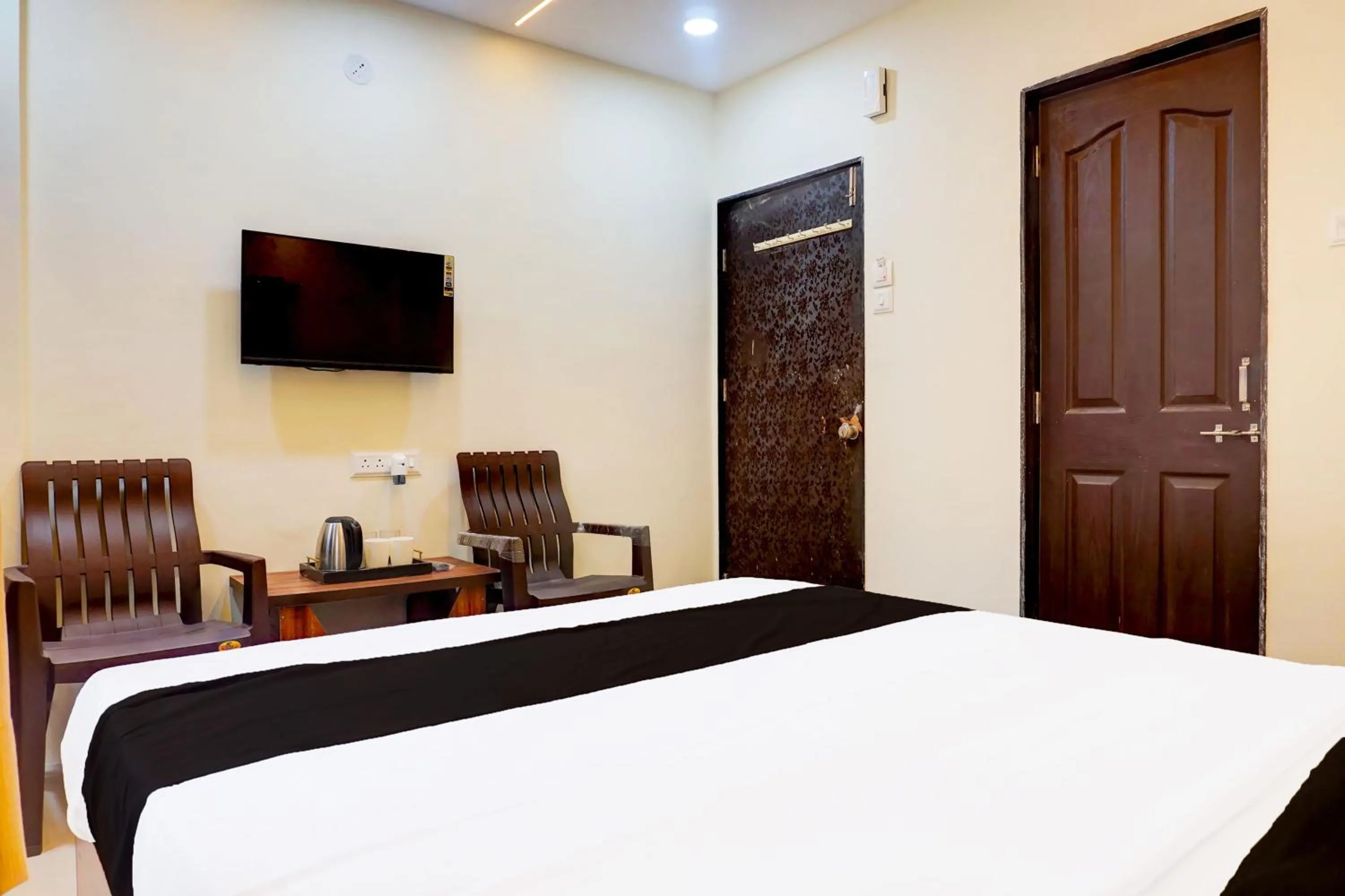 Bedroom, Bed in Hotel O Jaihind Building