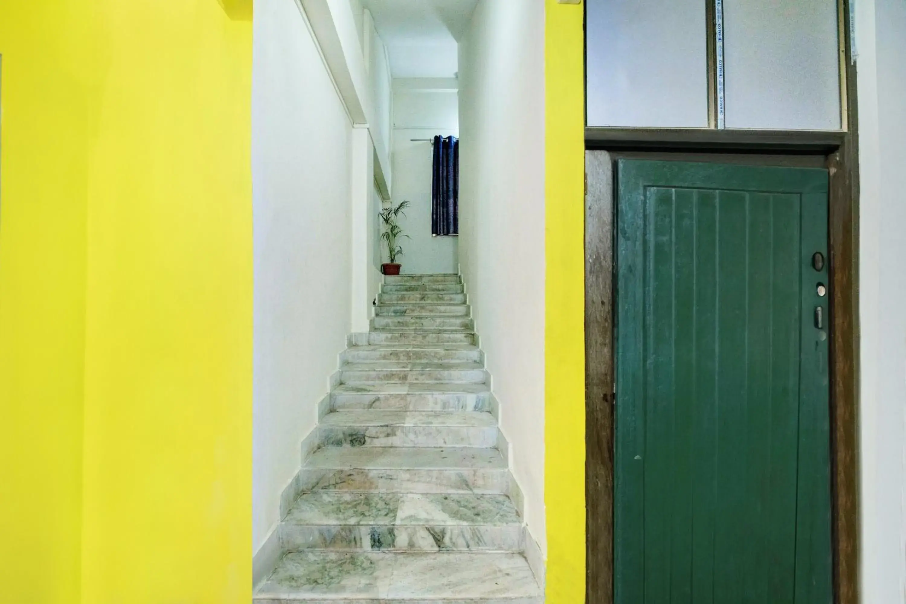 Facade/entrance in Hotel O ROYAL REGENCY, Pathsala Facade/entrance in Hotel O ROYAL REGENCY, Pathsala