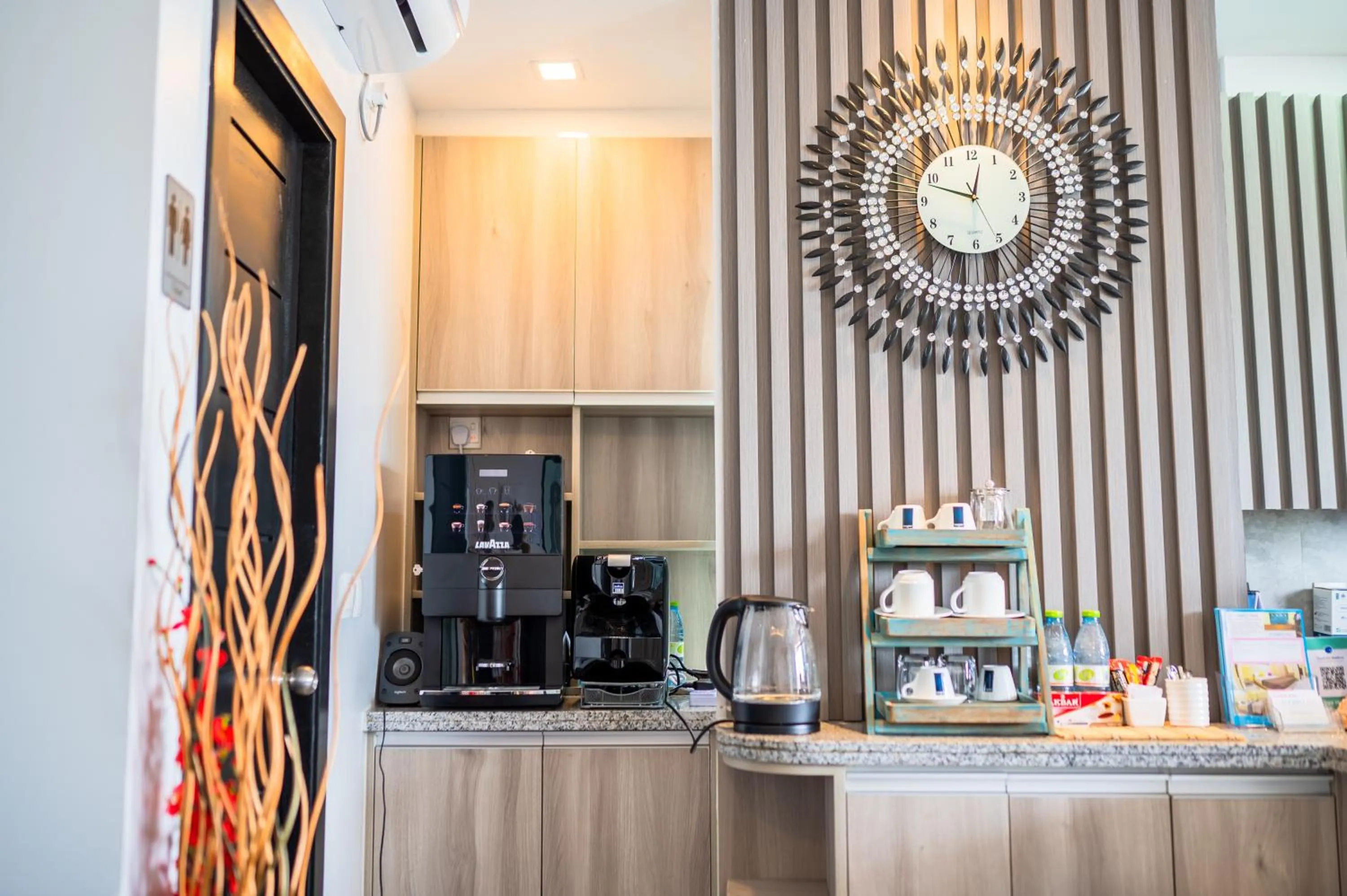 Coffee/tea facilities in Tour Inn