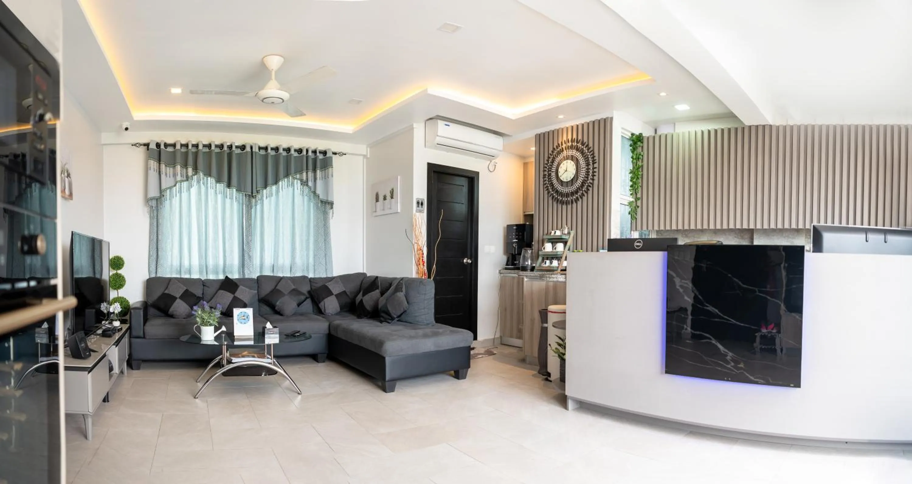 Seating area in Tour Inn