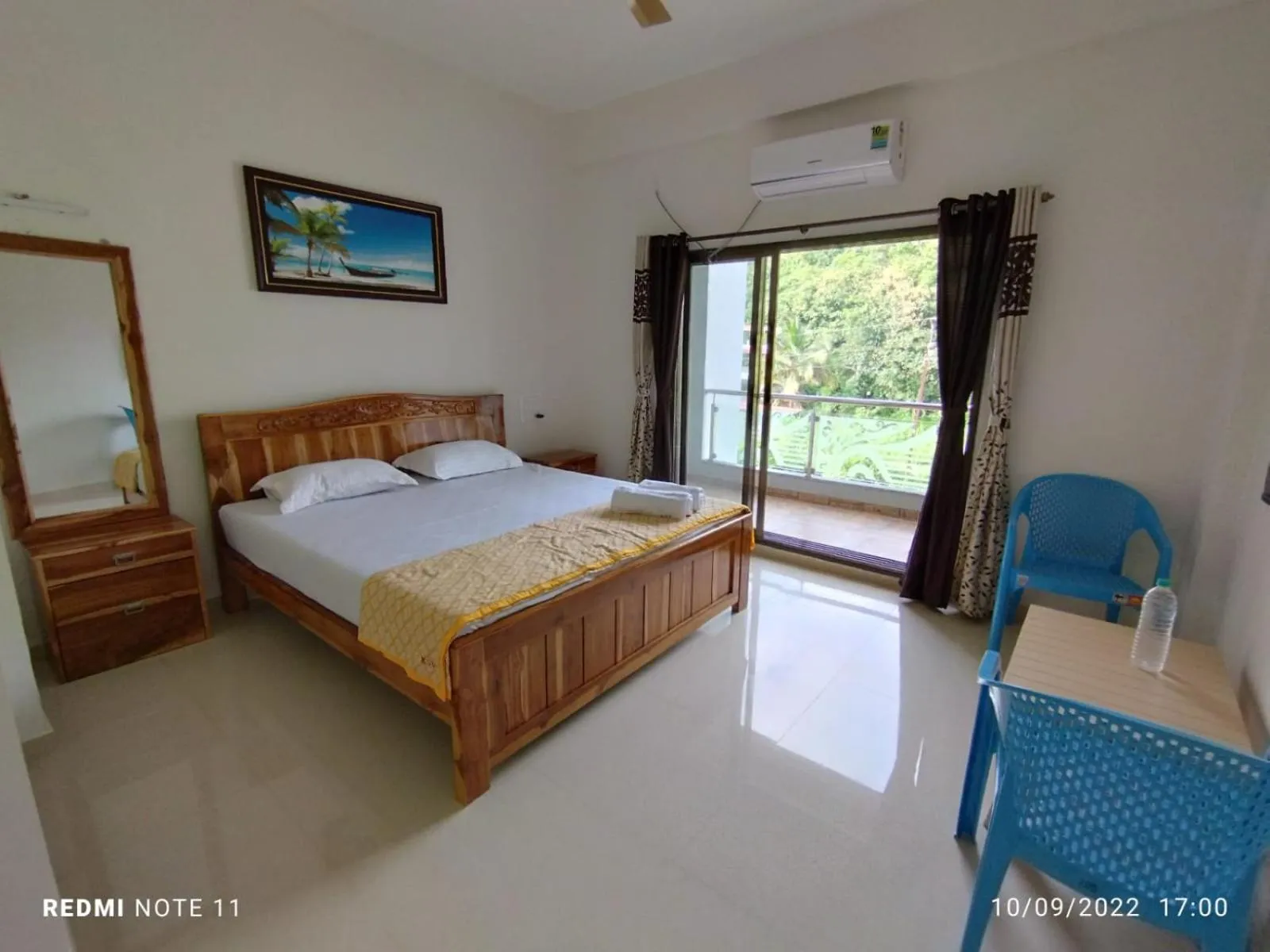 Bed in Hotel Kavijay Sea View