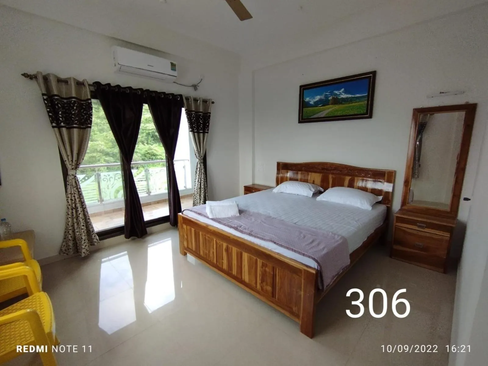 Photo of the whole room, Bed in Hotel Kavijay Sea View